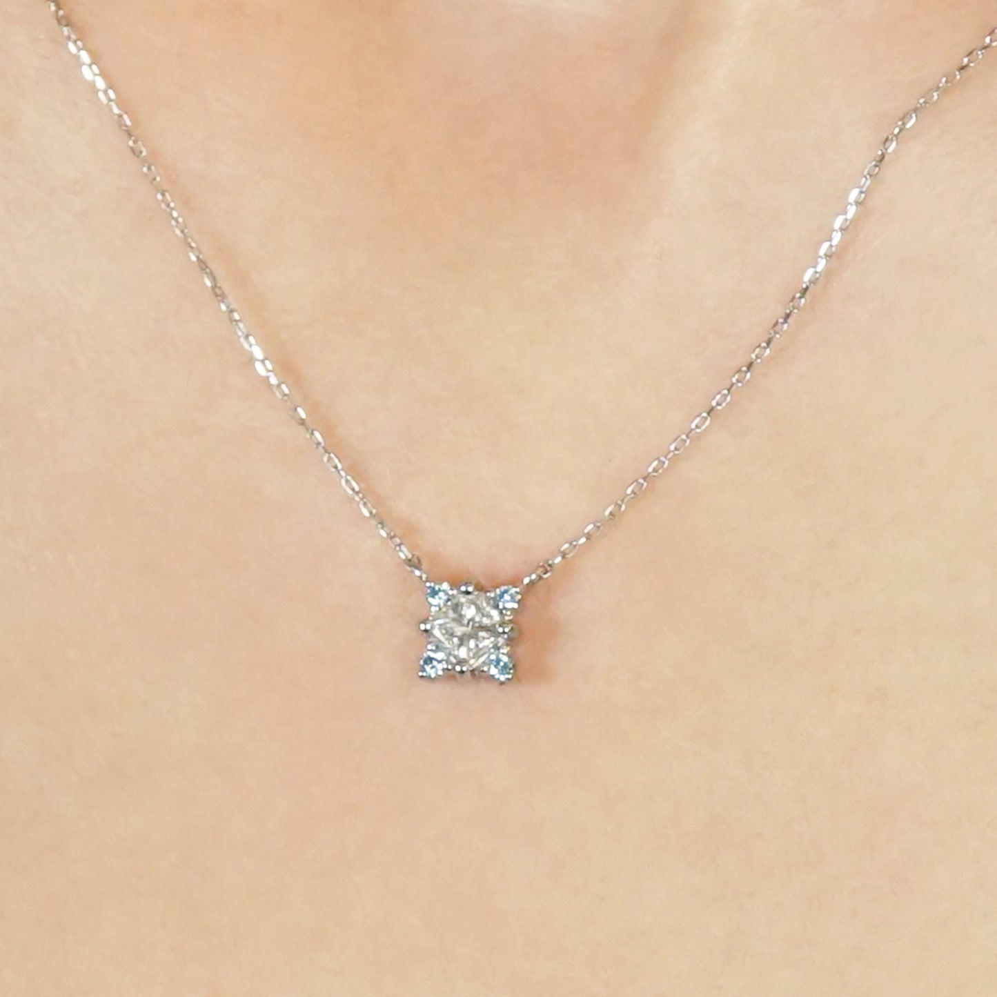 [Limited Quantity] Platinum Princess Cut Diamond Necklace - Model Image
