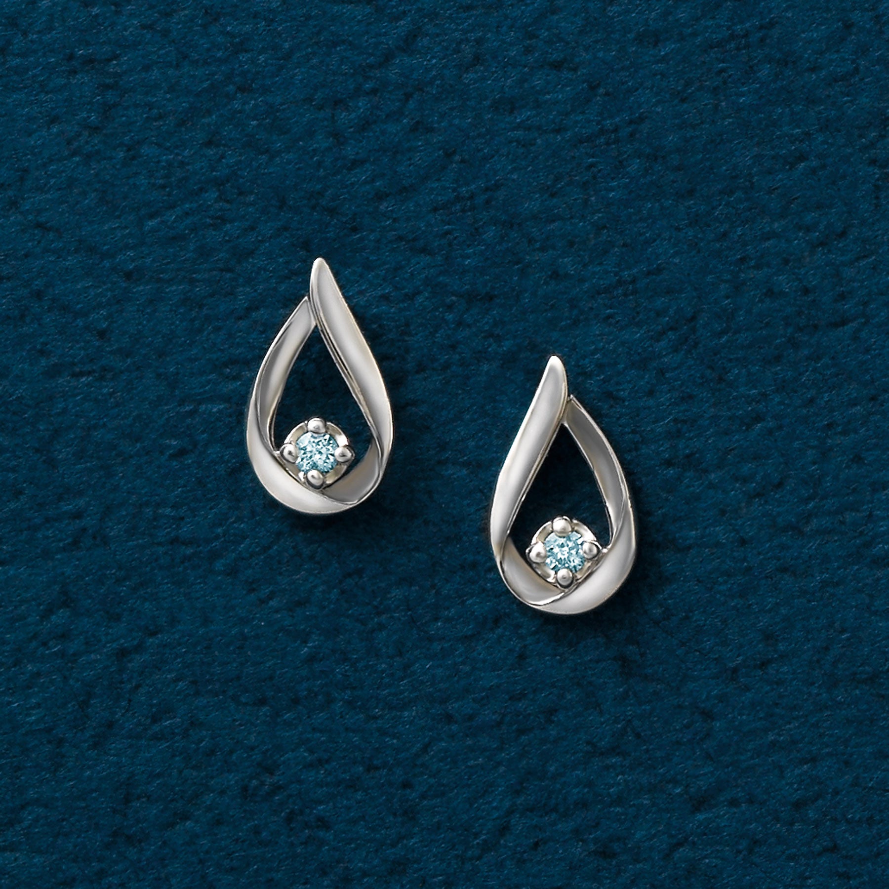 14K/10K White Gold Diamond Dew Drop Earrings - Product Image