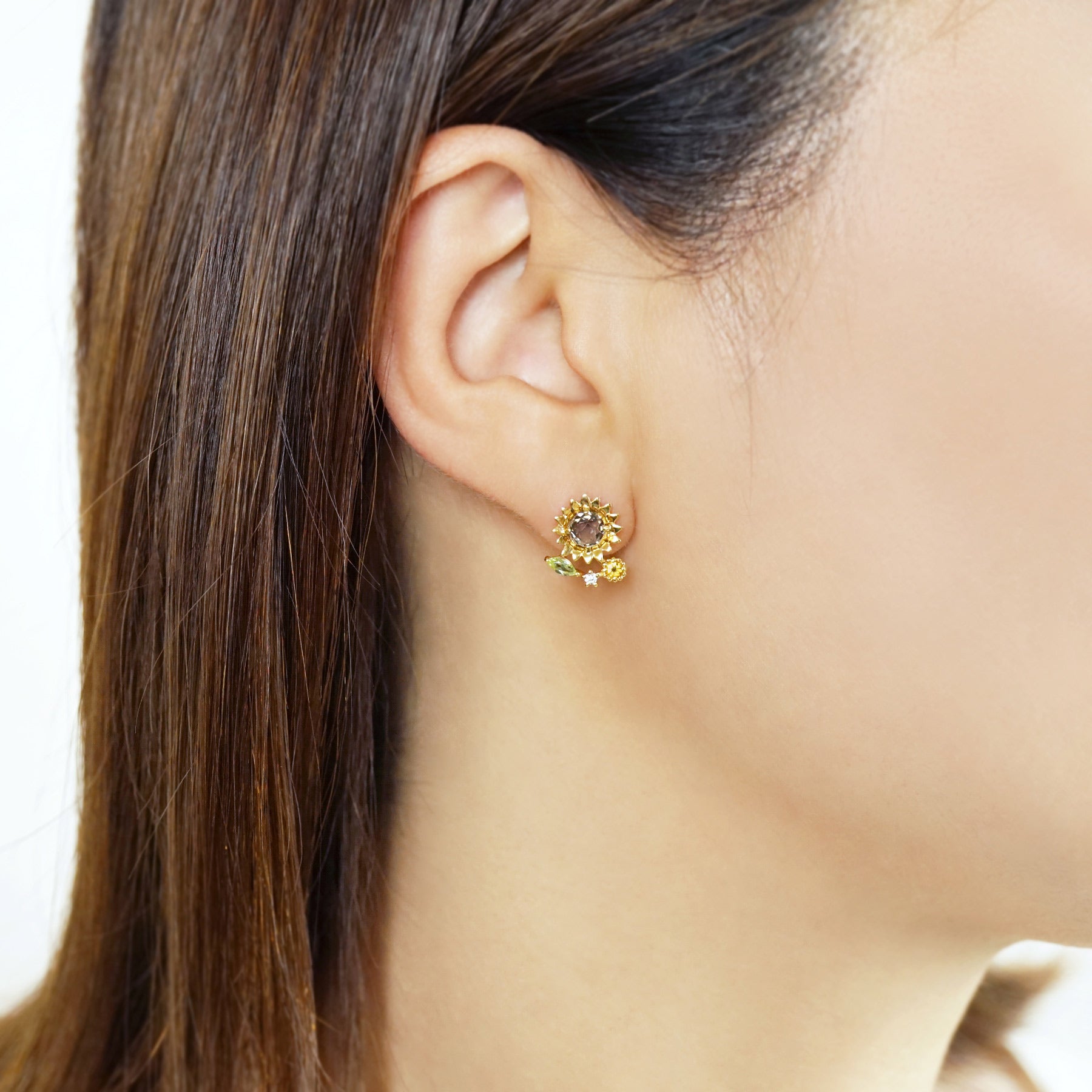 [Birth Flower Jewelry] August - Sunflower Earrings (10K / 925 Sterling Silver) - Model Image