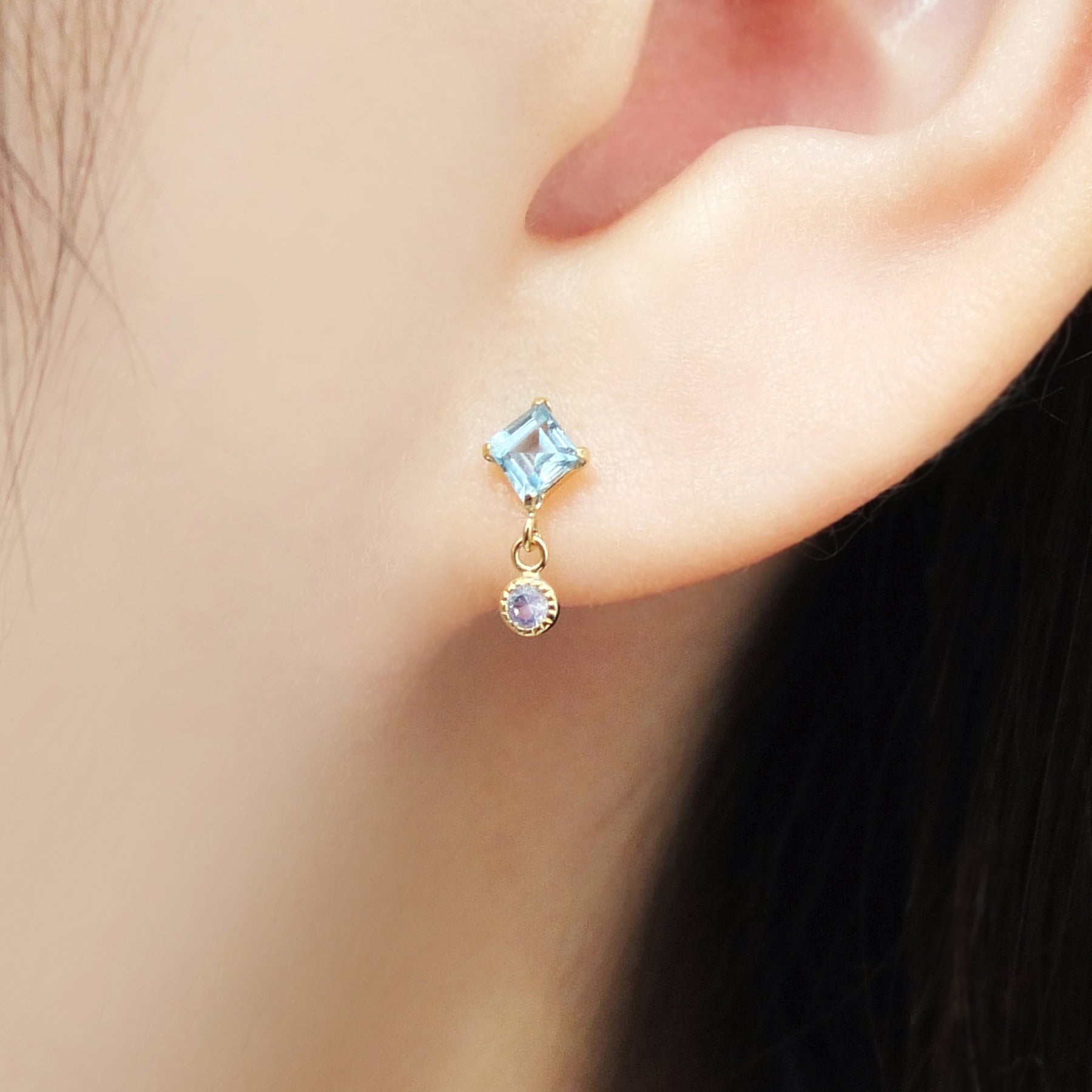 18K/10K Swiss Blue Topaz Circle 2Way Earrings (Yellow Gold) - Model Image