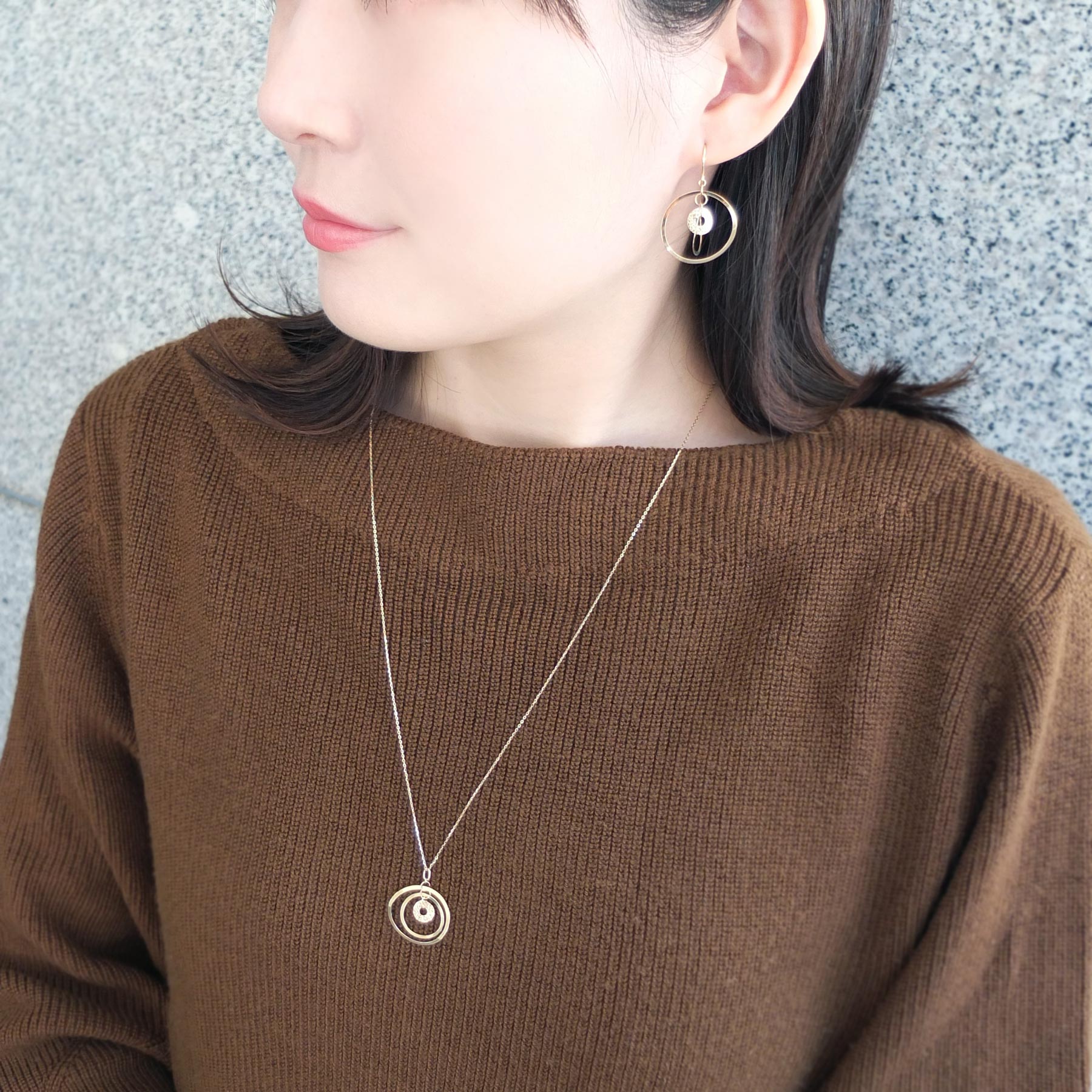 18K/10K 3-Circle Earrings (Yellow Gold) - Model Image
