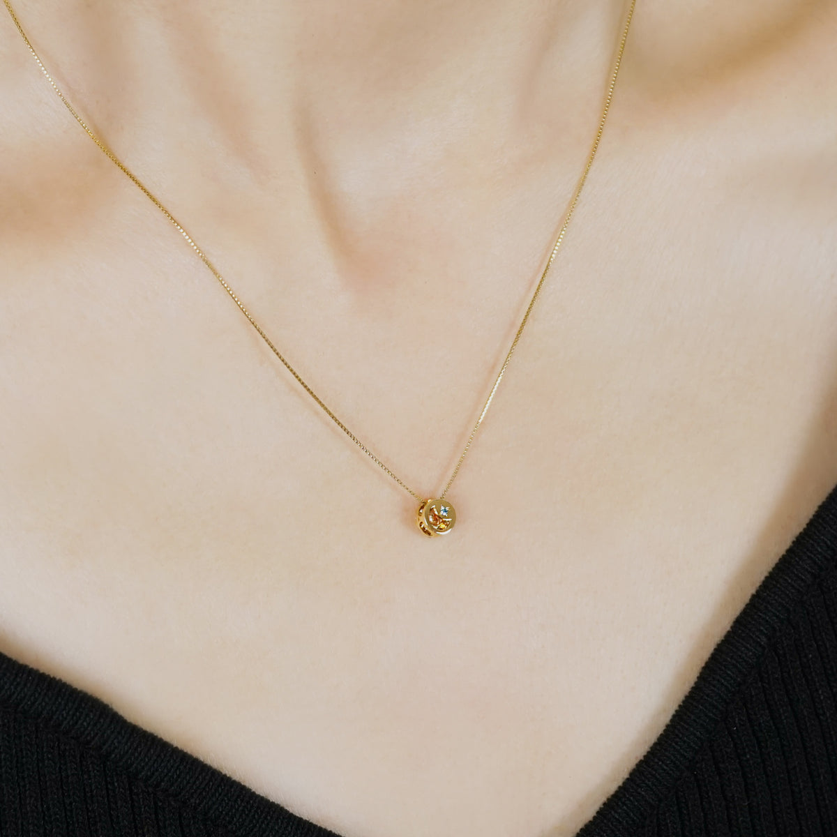 18K Diamond Necklace [EX Full Moon] (Yellow Gold) - Model Image