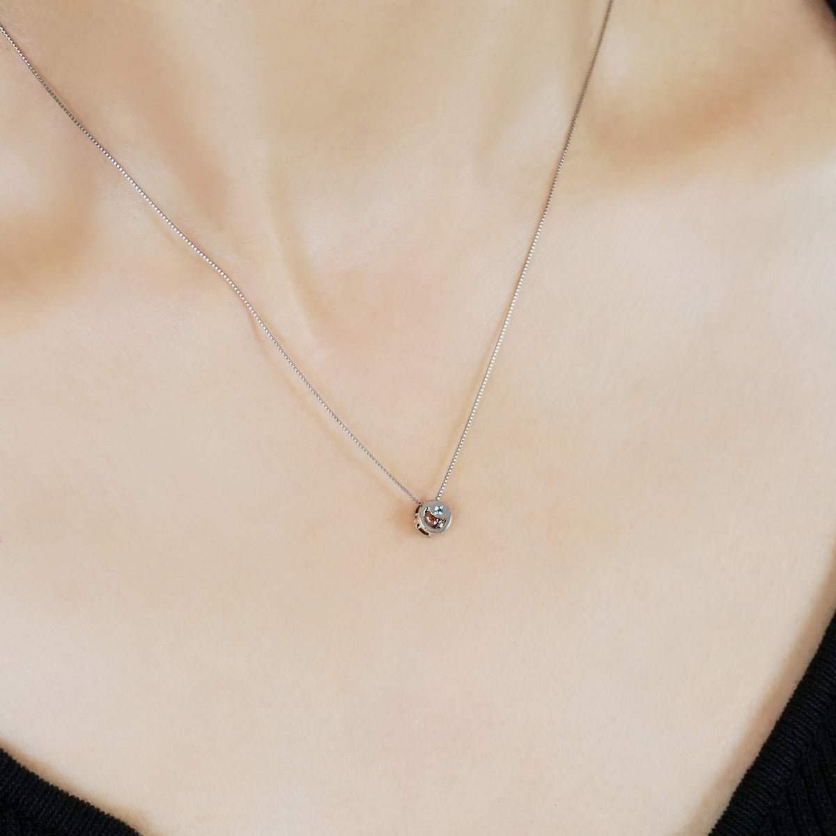 Platinum Diamond Necklace [EX Full Moon] - Model Image