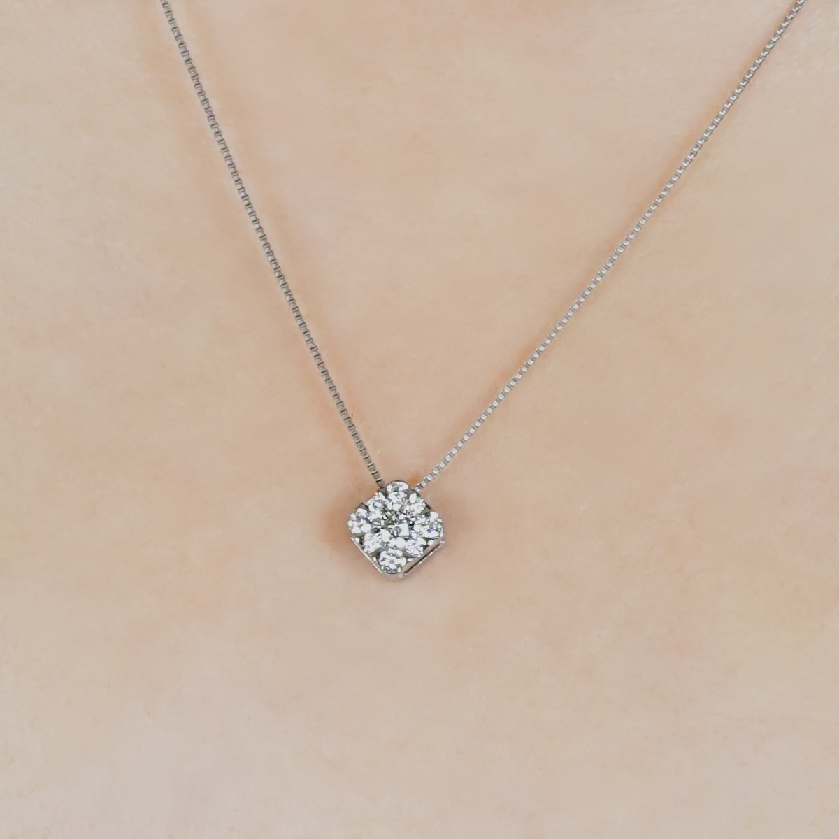 Platinum Diamond Necklace [EX Day Moon] - Model Image