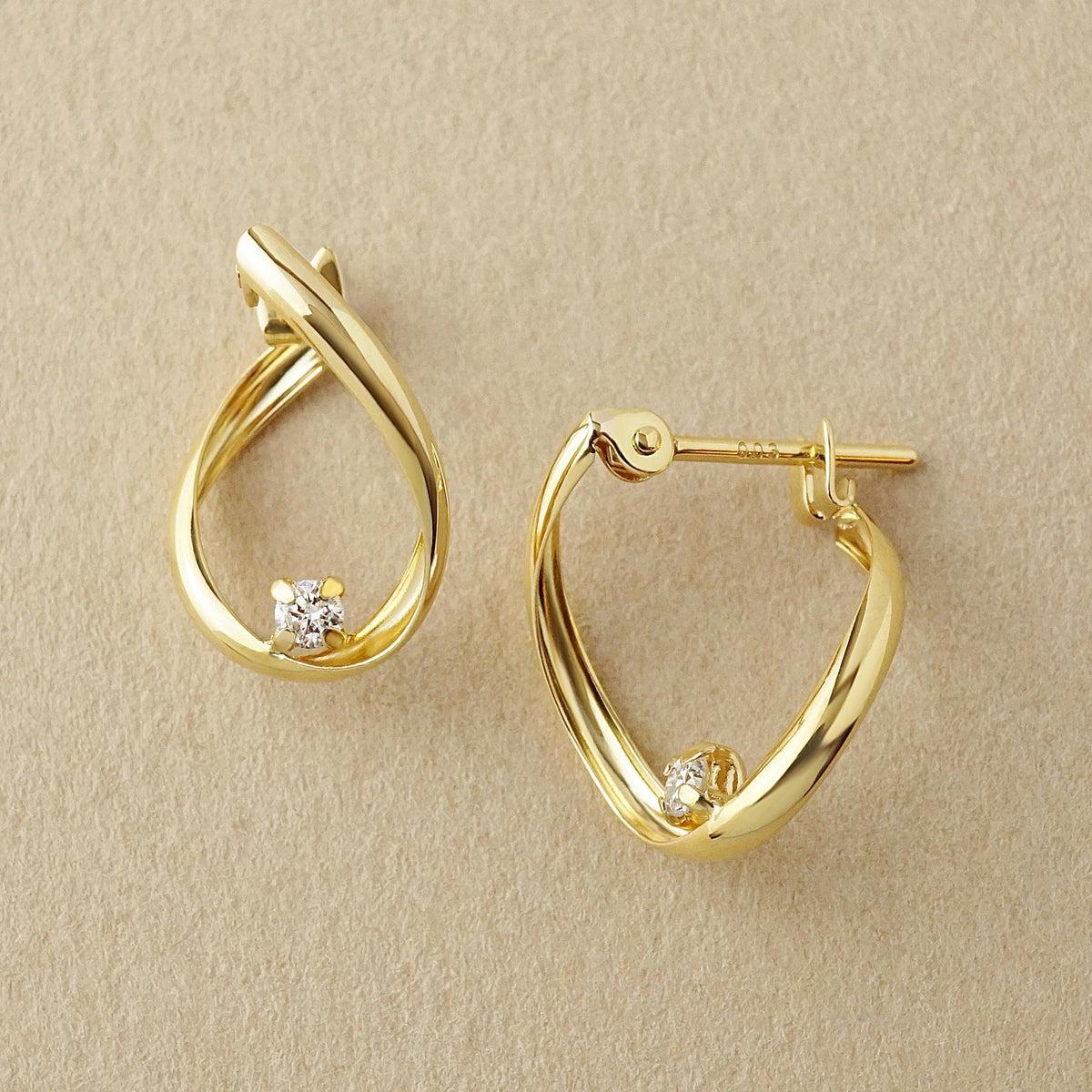 18K Diamond Twisted Hoop Earrings (Yellow Gold) - Product Image