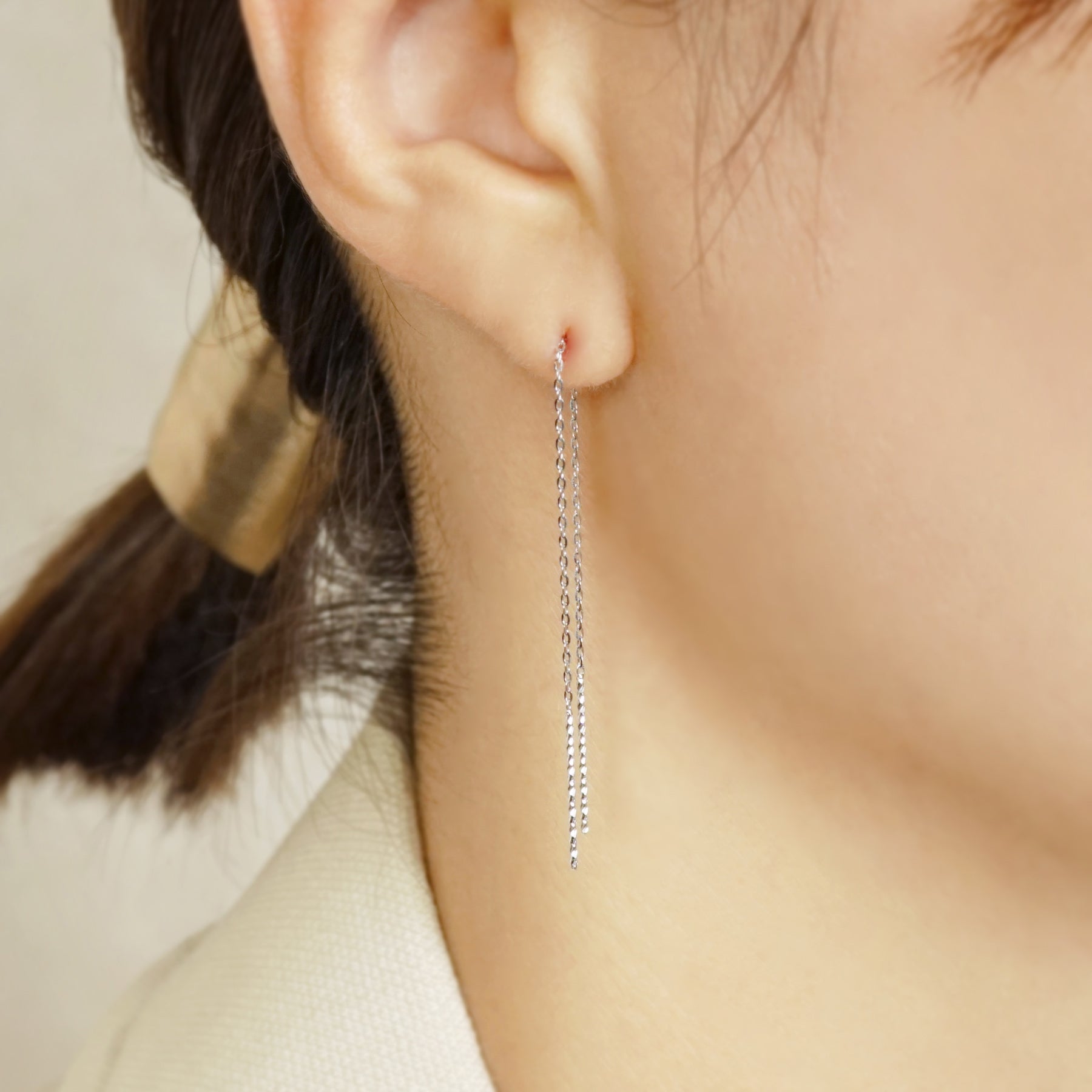10K Diamond-Cut Bar Threader Earrings (White Gold) - Model Image