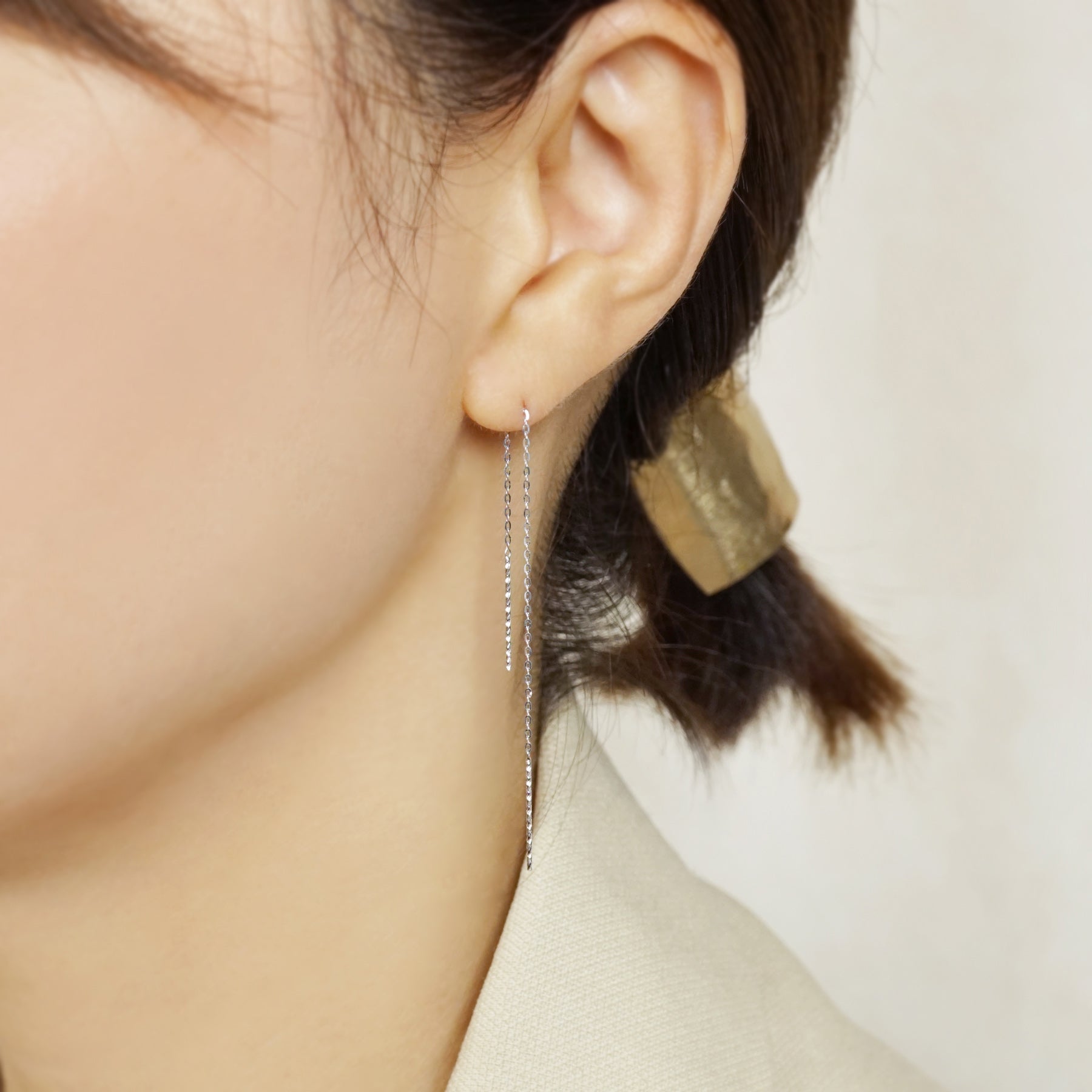 10K Diamond-Cut Bar Threader Earrings (White Gold) - Model Image