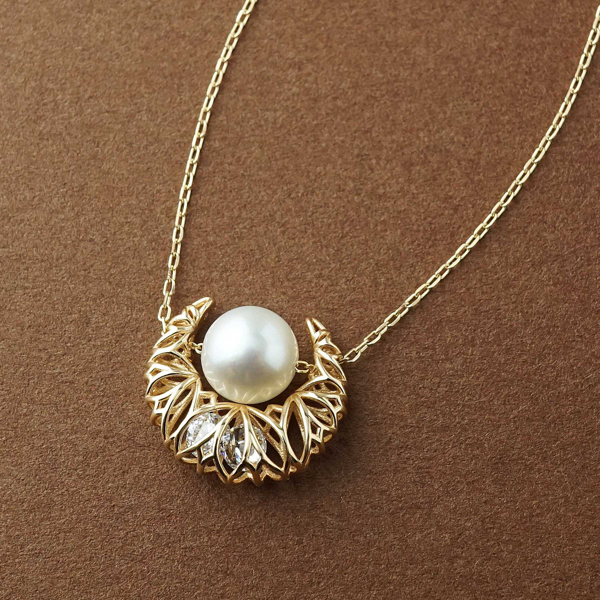 [Pannier] 10K Akoya Pearl Moon Necklace (Yellow Gold) - Product Image