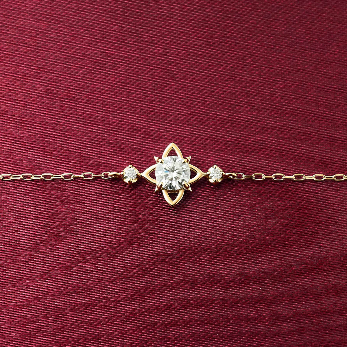 [Debut] 10K Moissanite Bracelet [Spotlight] (Yellow Gold) - Product Image