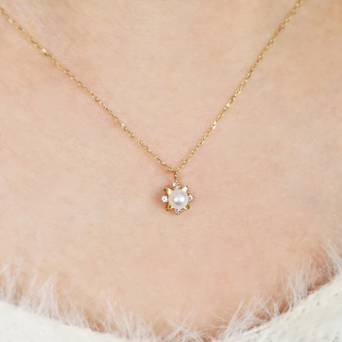 [Debut] 10K Freshwater Pearl Necklace [Top Star] (Yellow Gold) - Model Image