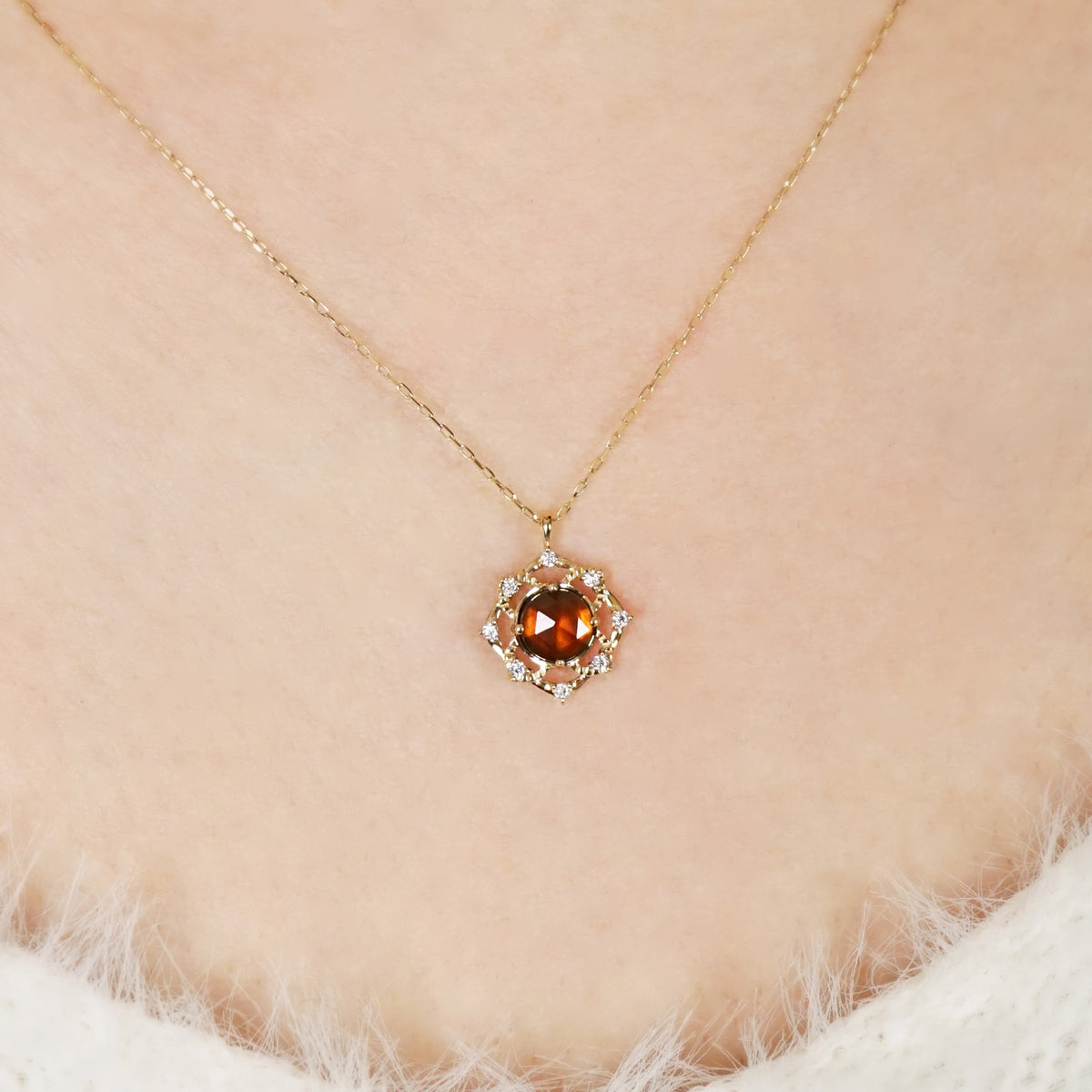 [Debut] 10K Triplet Stone Necklace [Splendor] (Yellow Gold) - Model Image