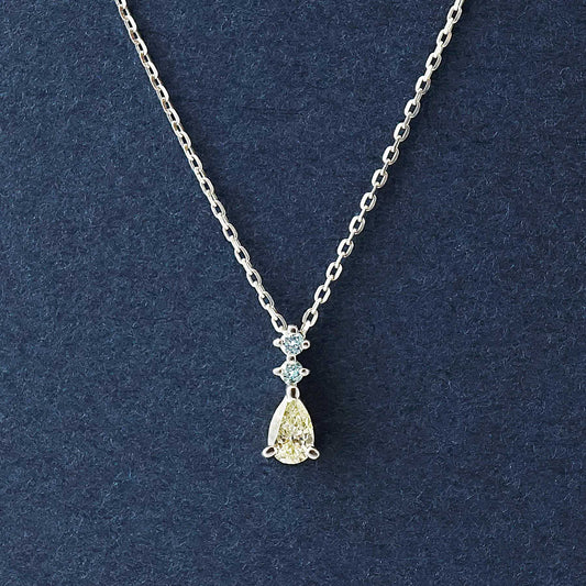 [Limited Quantity] Platinum Pear-Shaped Diamond Necklace - Product Image