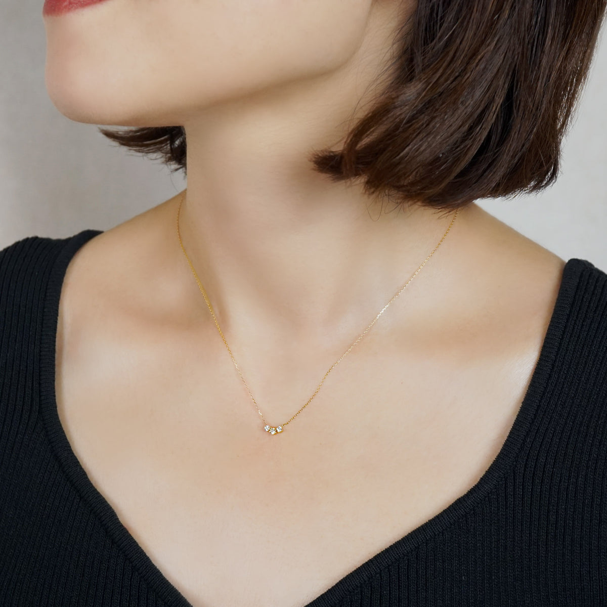 18KYellow Gold Trilogia Diamond Necklace L - Model Image