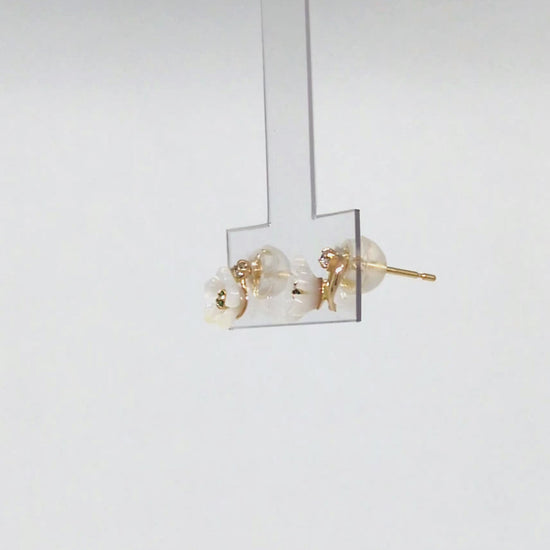 10K Shell Flower Emerald Stud Earrings (Yellow Gold) - Product Video