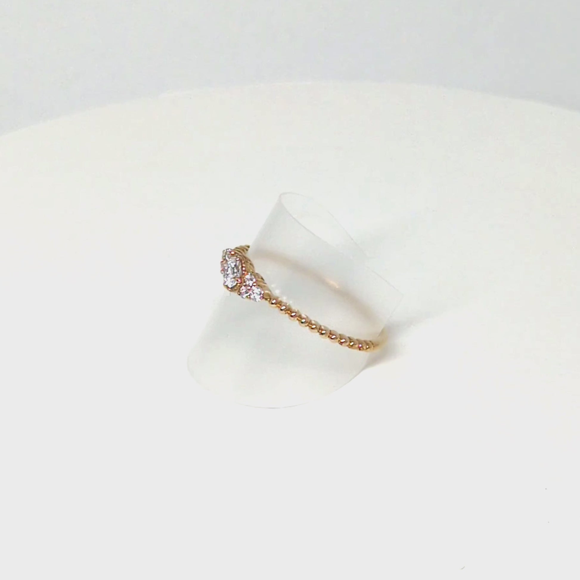 10K Moissanite Milgrain Shining Ring (Yellow Gold) - Product Video