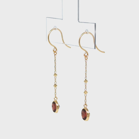 [WEB Exclusive] 10K Garnet Circle Swinging Earrings (Yellow Gold) - Product Video