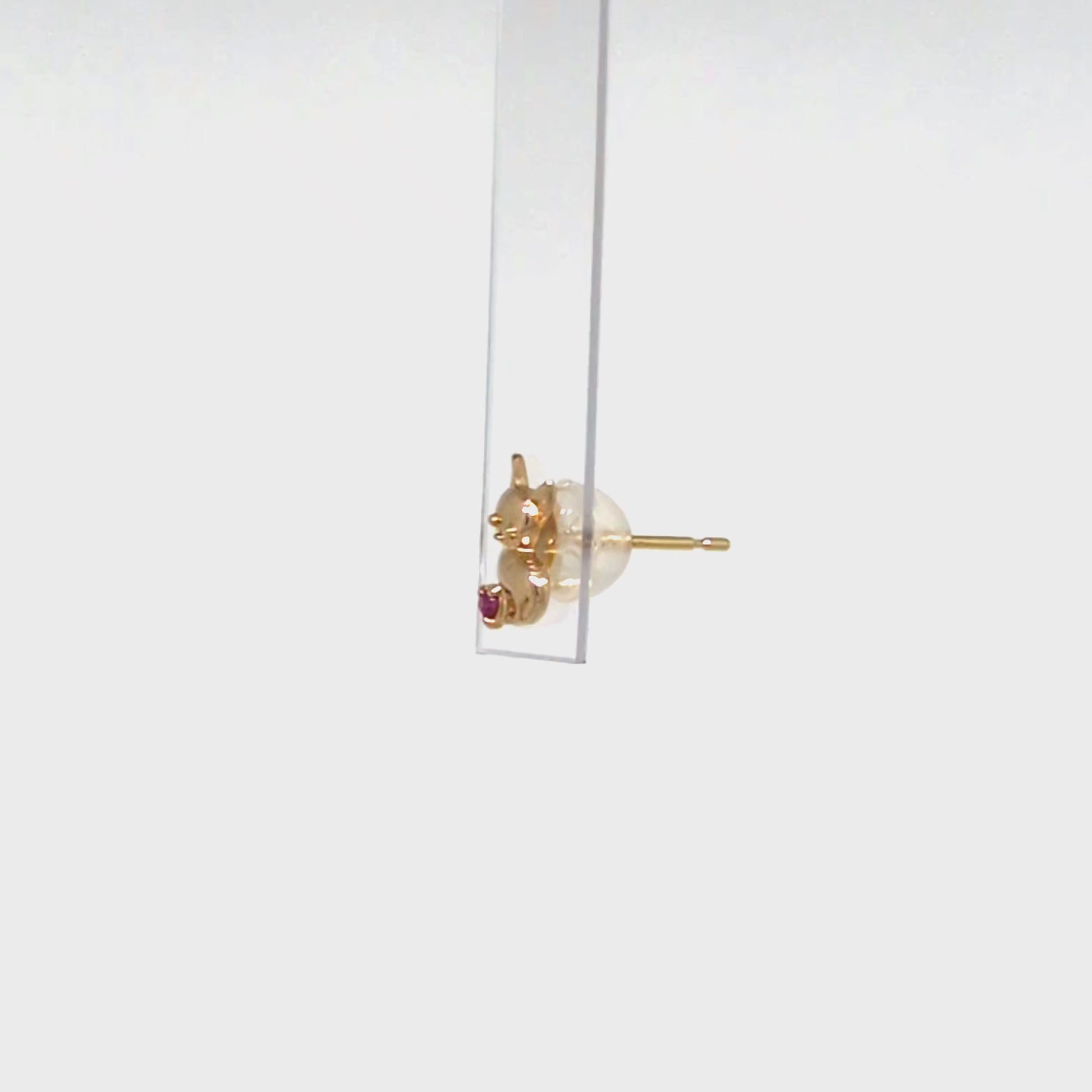 [Solo Earring] 18K/10K Chihuahua Single Earring (Yellow Gold) - Product Video