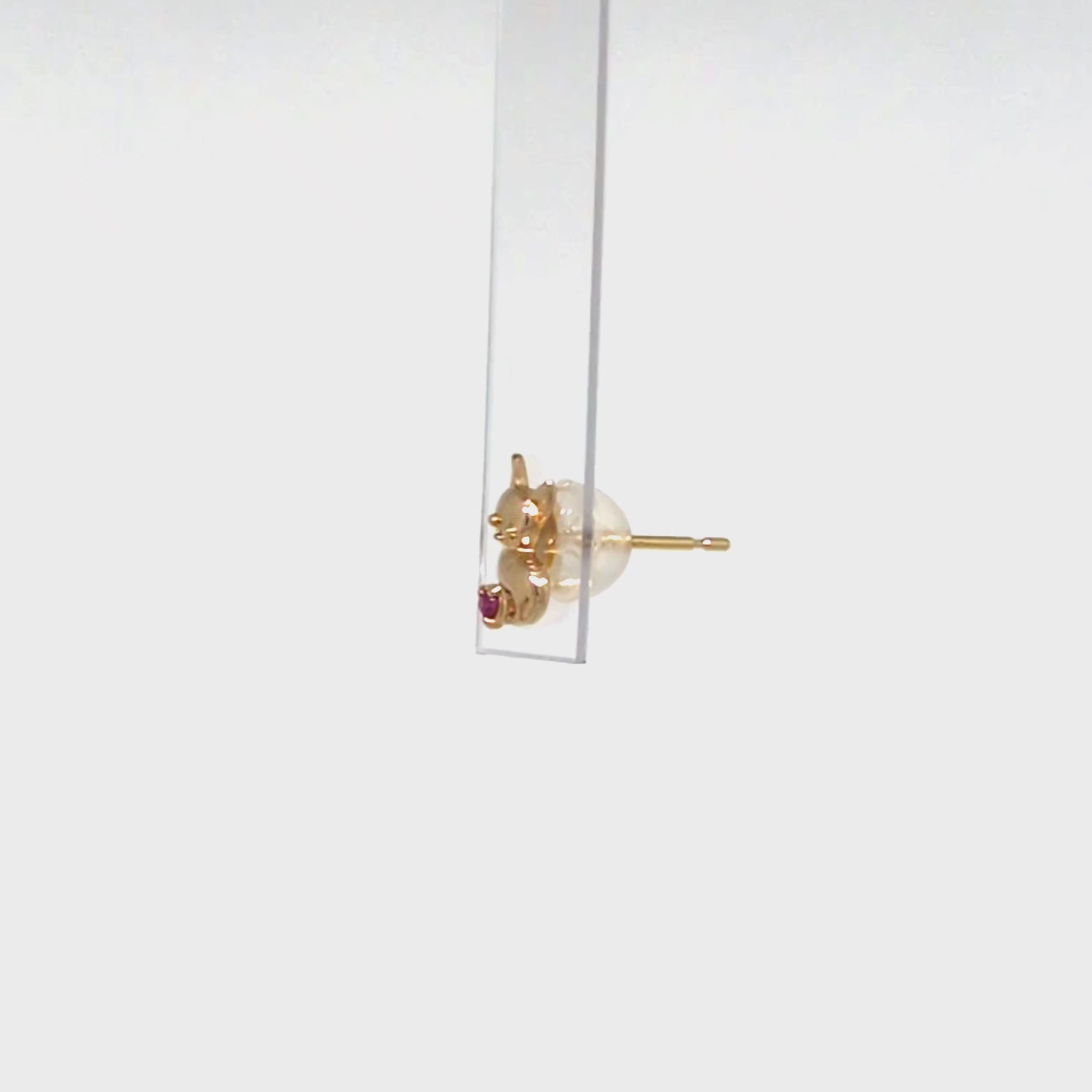 [Solo Earring] 18K/10K Chihuahua Single Earring (Yellow Gold) - Product Video