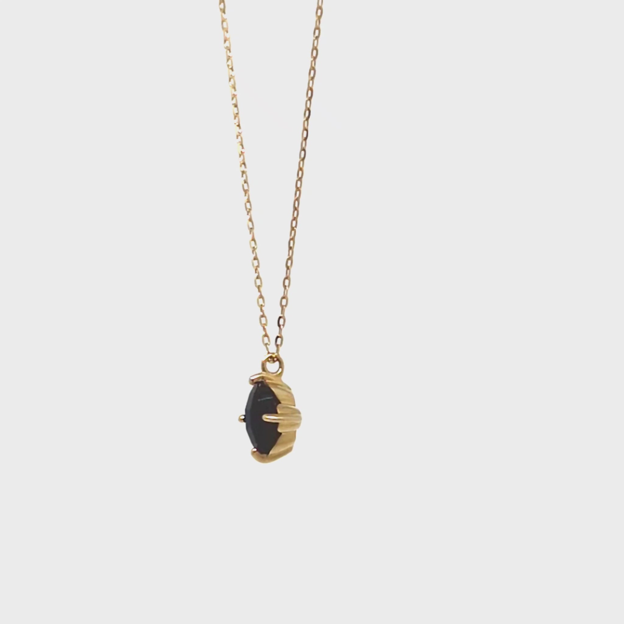 10K Onyx Lily Cut Necklace (Yellow Gold) - Product Video