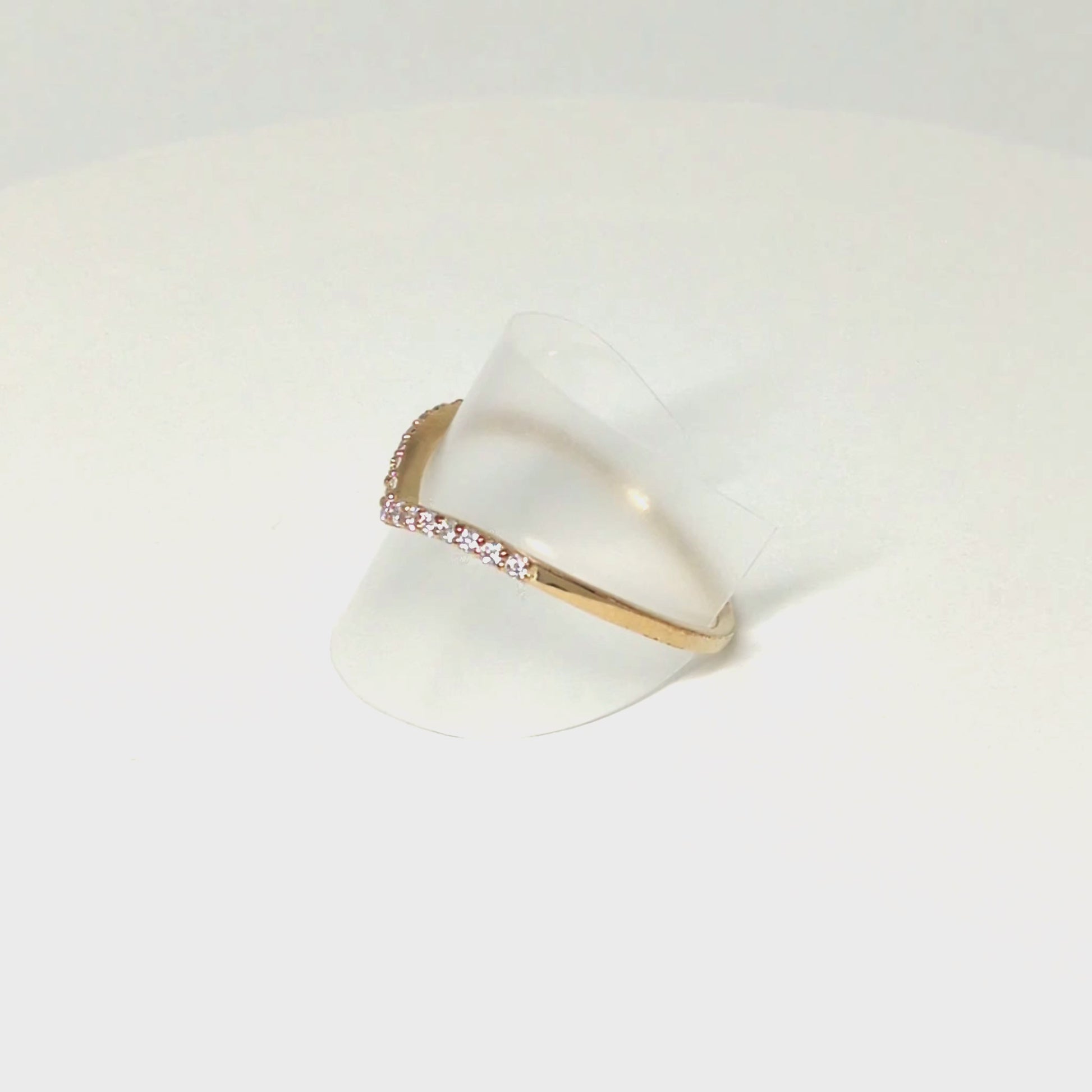 10K Moissanite V-shaped Melee Ring (Yellow Gold) - Product Video