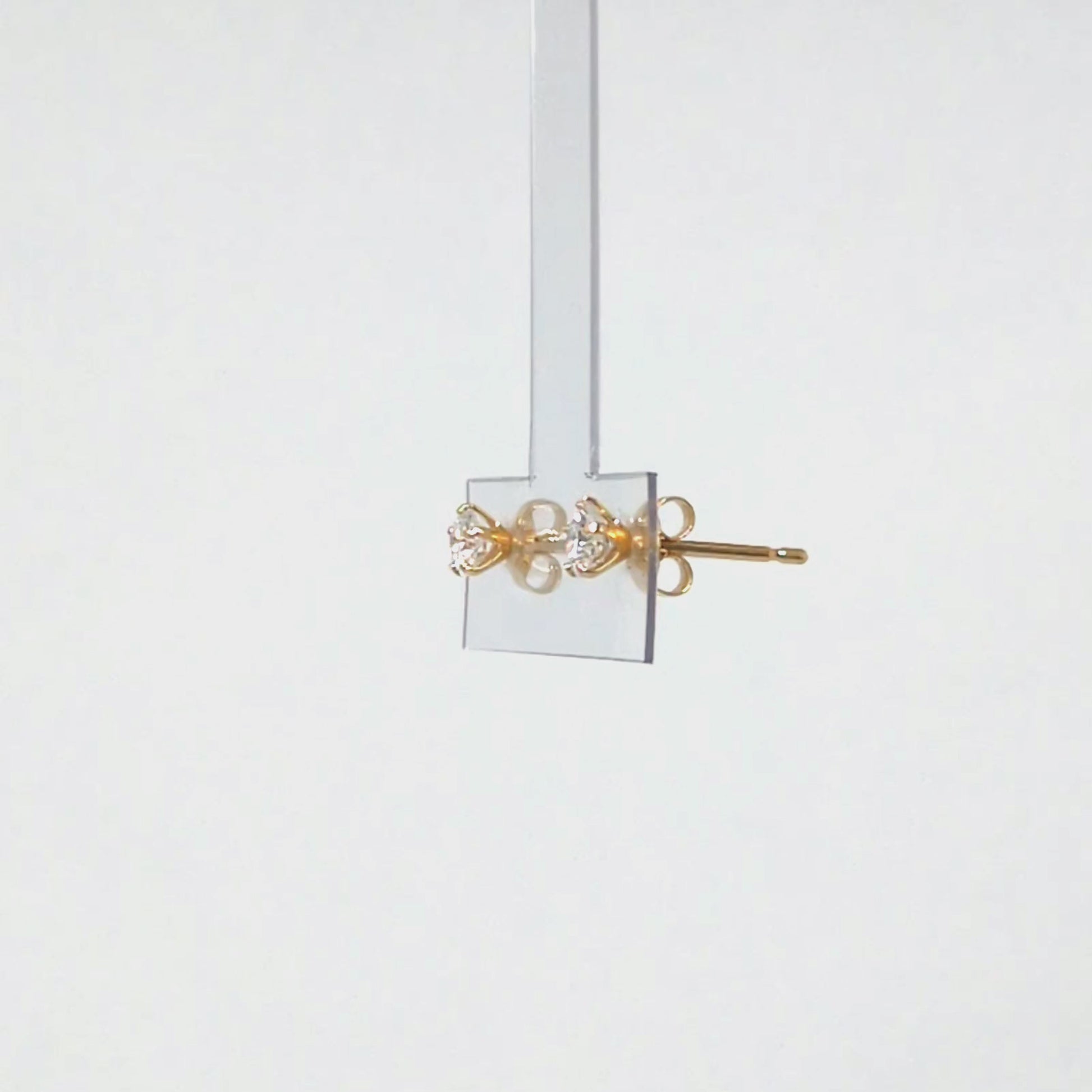 [Second Earrings] 18K Moissanite Earrings (Yellow Gold) - Product Video