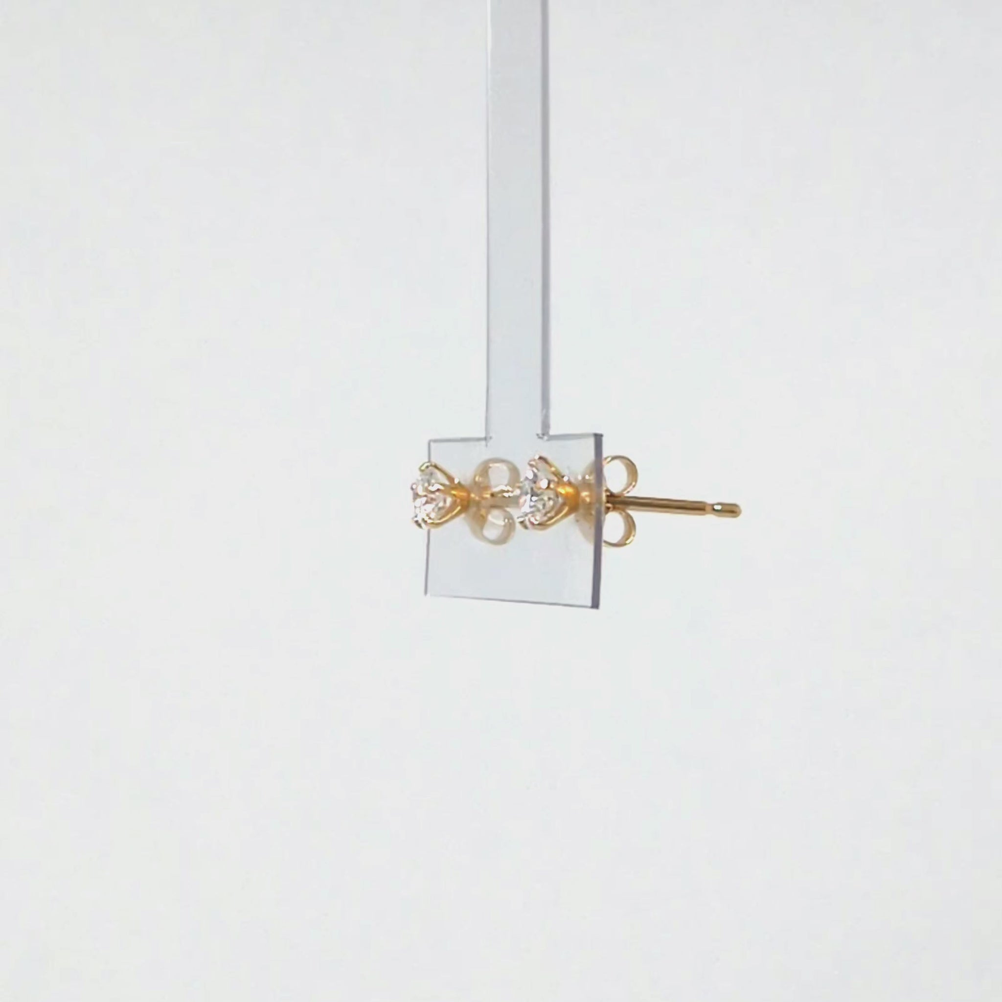[Second Earrings] 18K Moissanite Earrings (Yellow Gold) - Product Video