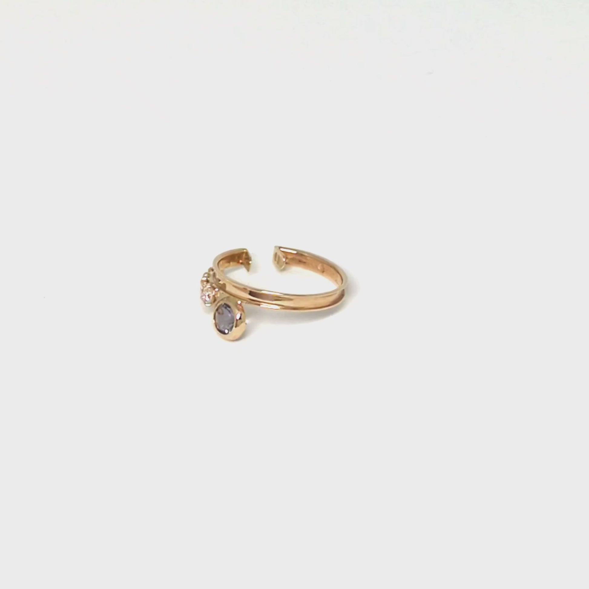 10K Iolite Moissanite Ear Cuff [Celestial Bodies] (Yellow Gold) - Product Video