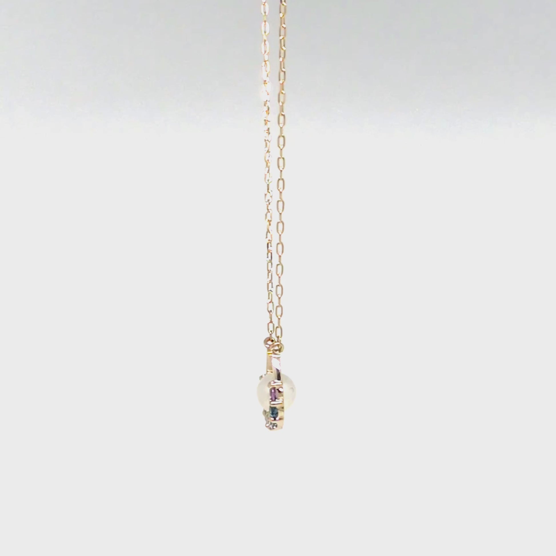 10K Rainbow & Horseshoe Necklace (Yellow Gold) - Product Video