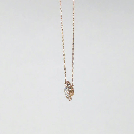 10K Moissanite Necklace [Twinkle Star] (Yellow Gold) - Product Video