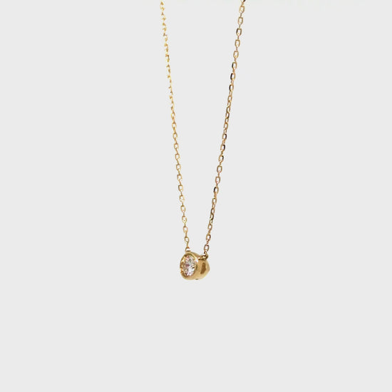 [Limited Edition] 18K Diamond Solitaire Necklace (Yellow Gold) - Product Video