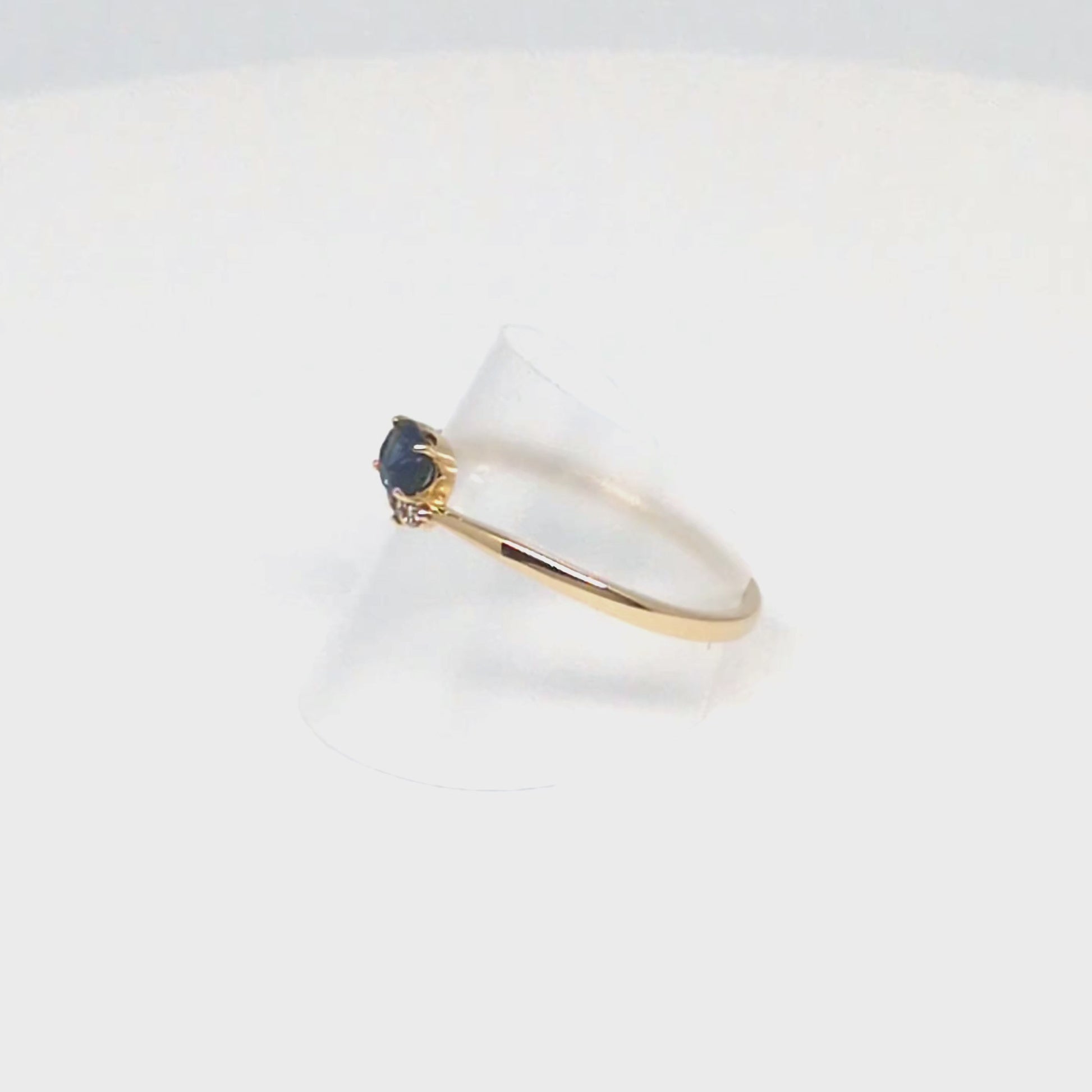 10K Sapphire Oval Ring (Yellow Gold) - Product Video