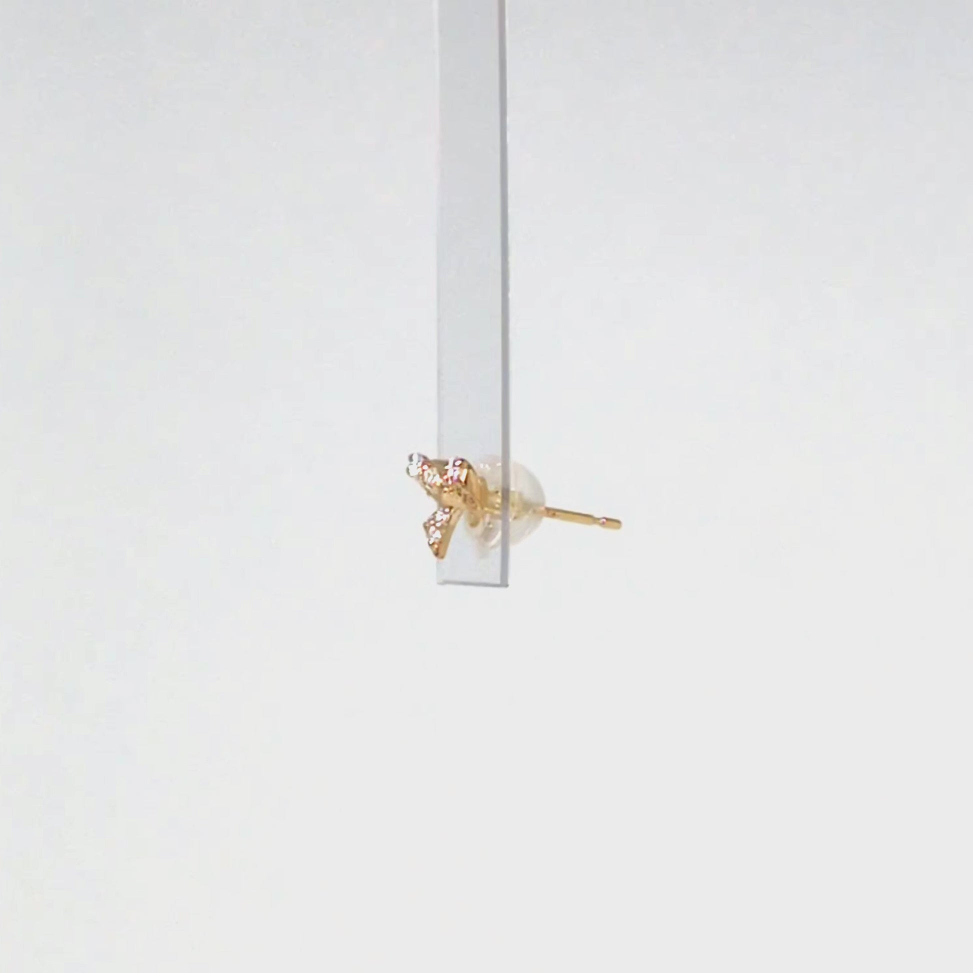 [Solo Earring] 18K/10K Moissanite Ribbon Single Earring (Yellow Gold) - Product Video