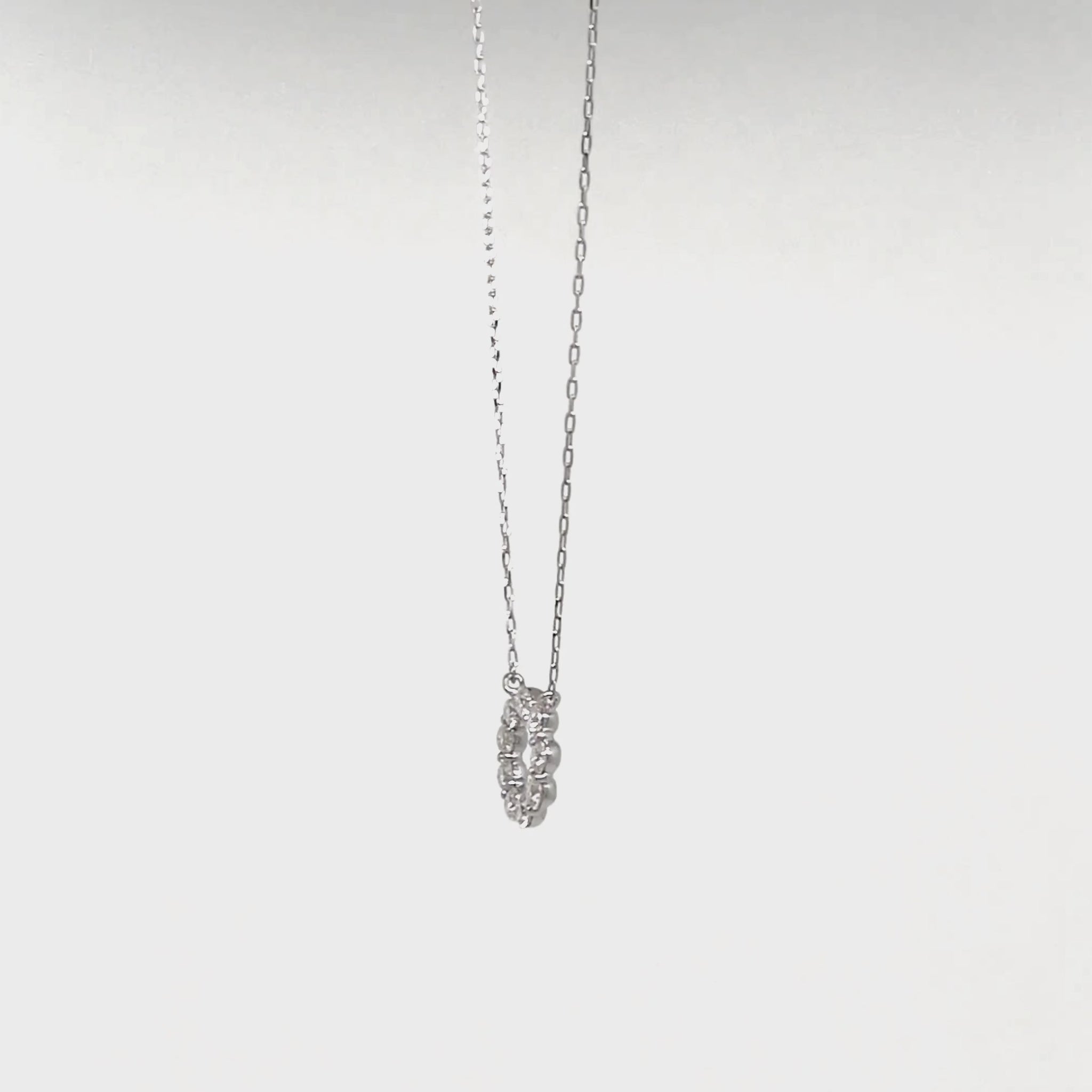 10K Moissanite Circle Flower Necklace (White Gold) - Product Video