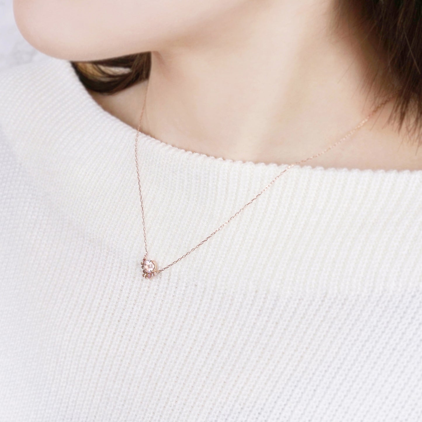 [Birth Flower Jewelry] April - Cherry Blossoms Necklace (10K Rose Gold) - Model Image