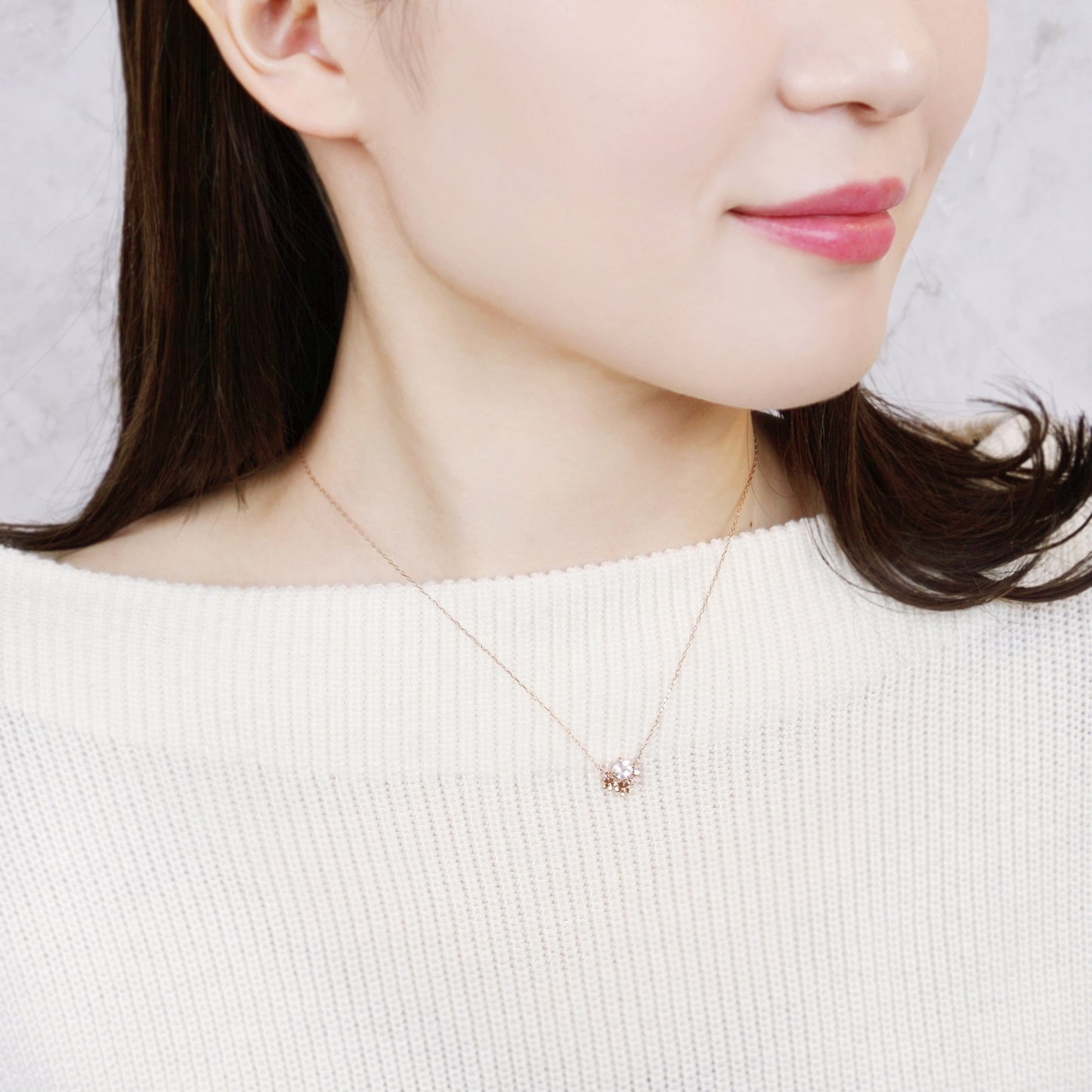 [Birth Flower Jewelry] April - Cherry Blossoms Necklace (10K Rose Gold) - Model Image