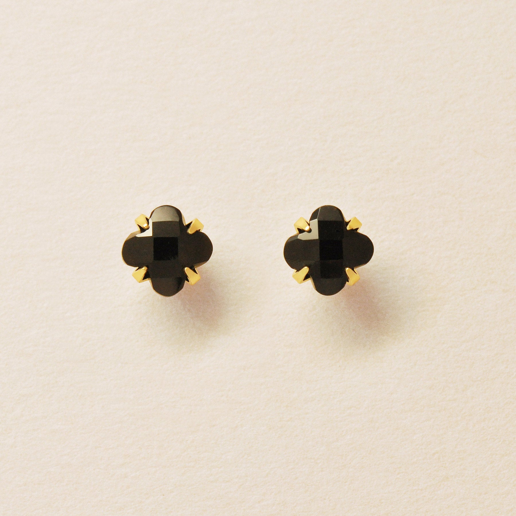 [Second Earrings] 18K Yellow Gold Lily-Cut Onyx Earrings - Product Image