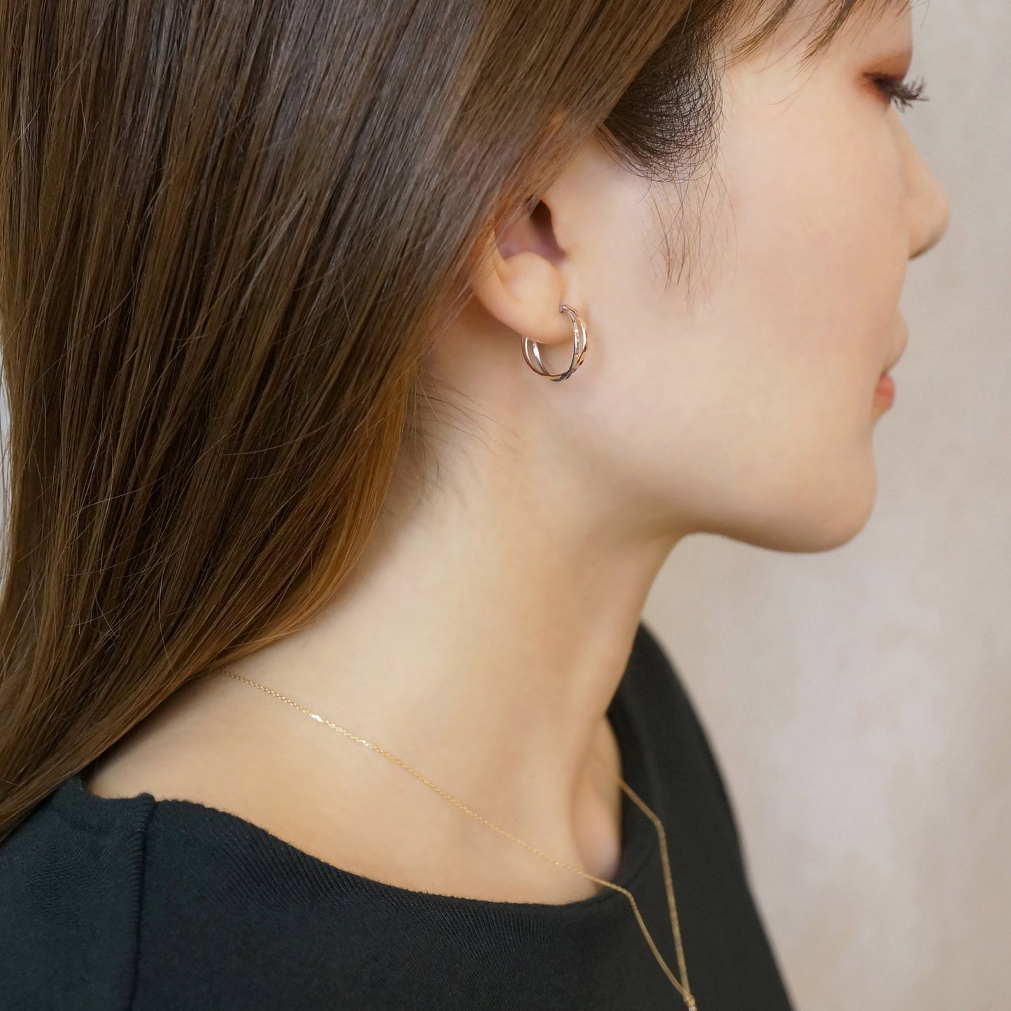 14K/10K Gold Rhombus Cut Mixed Hoop Earrings (Large) (Rose Gold / White Gold) - Model Image