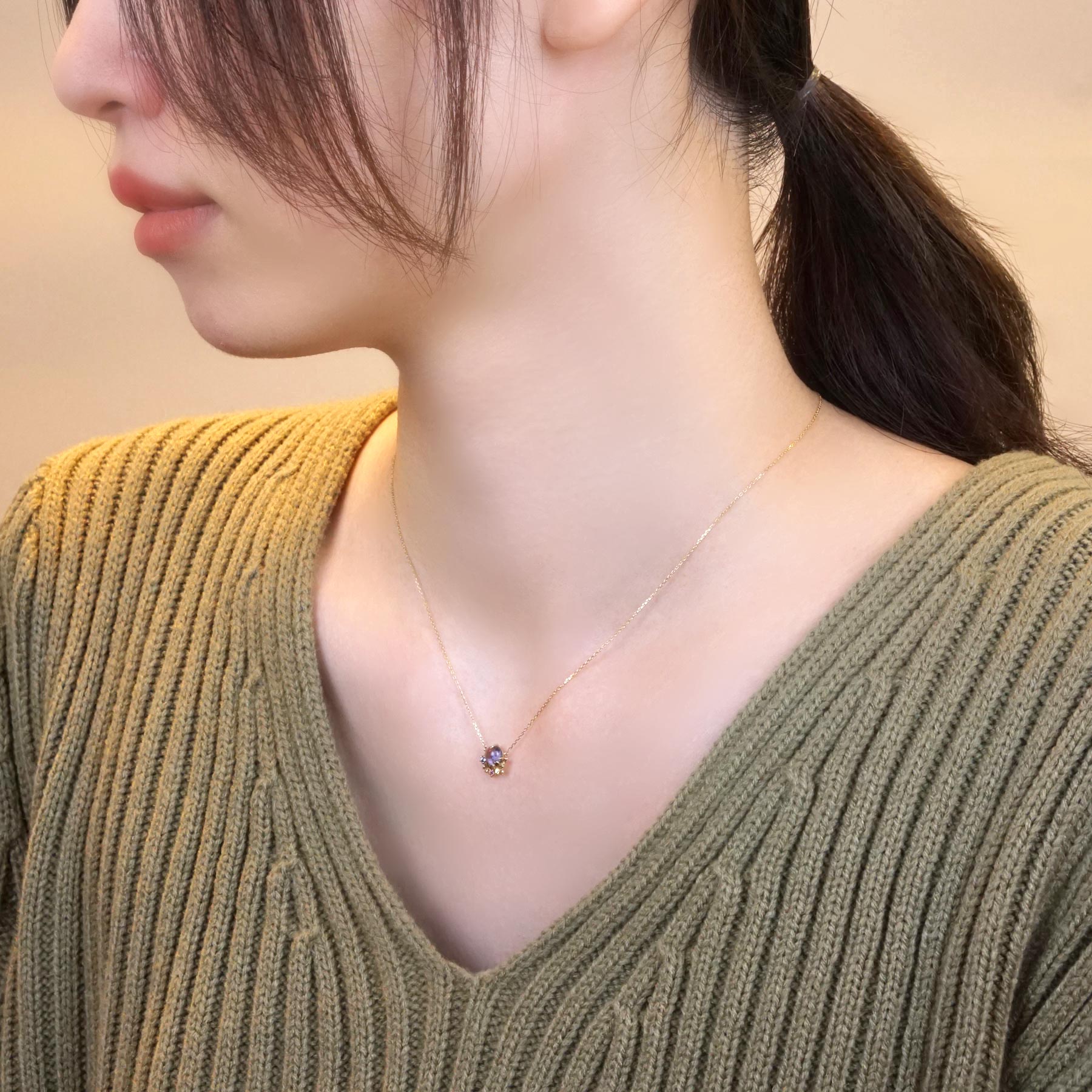 [Birth Flower Jewelry] March Forget-me-not Necklace - Model Image