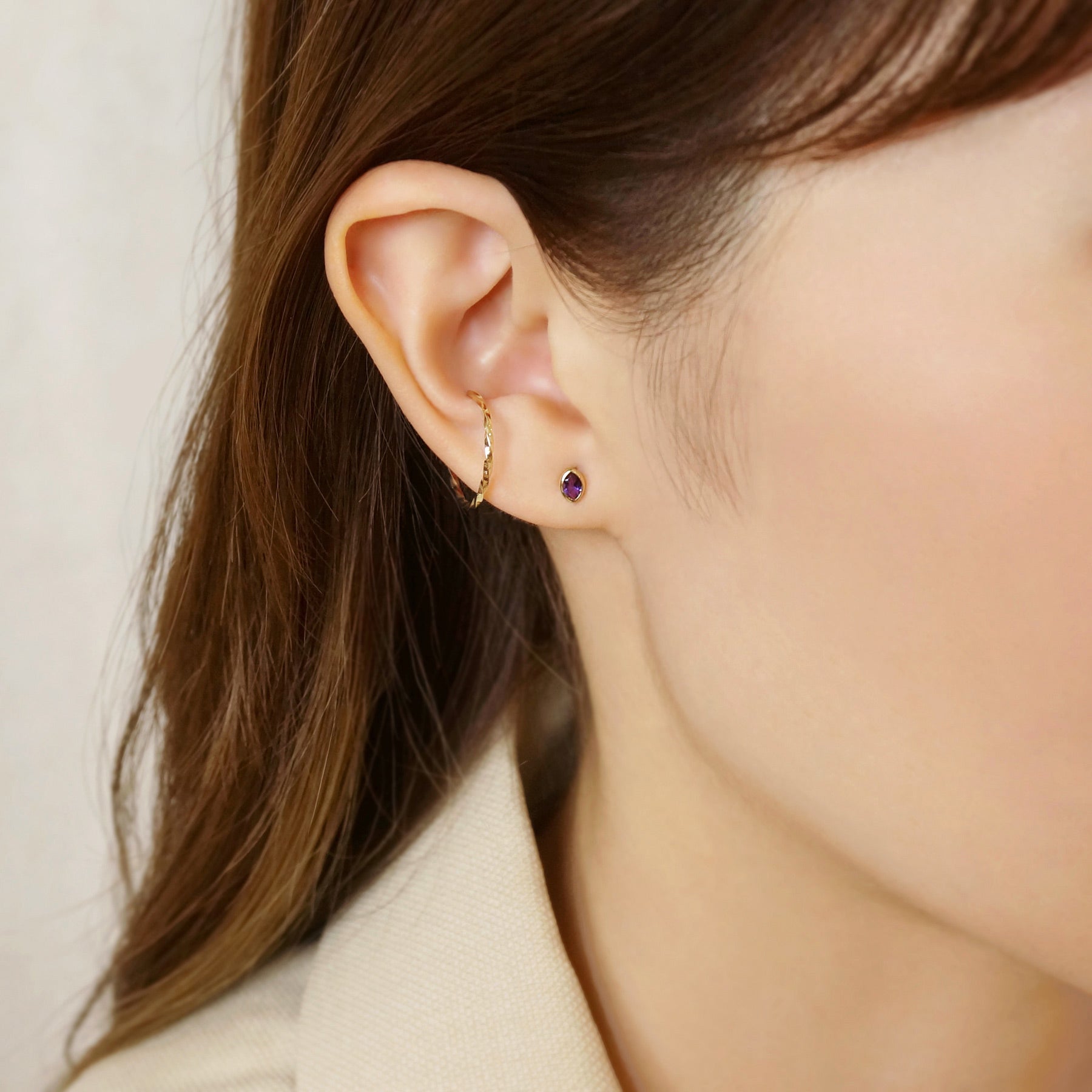 [Second Earrings] 18K Yellow Gold Amethyst Earrings - Model Image