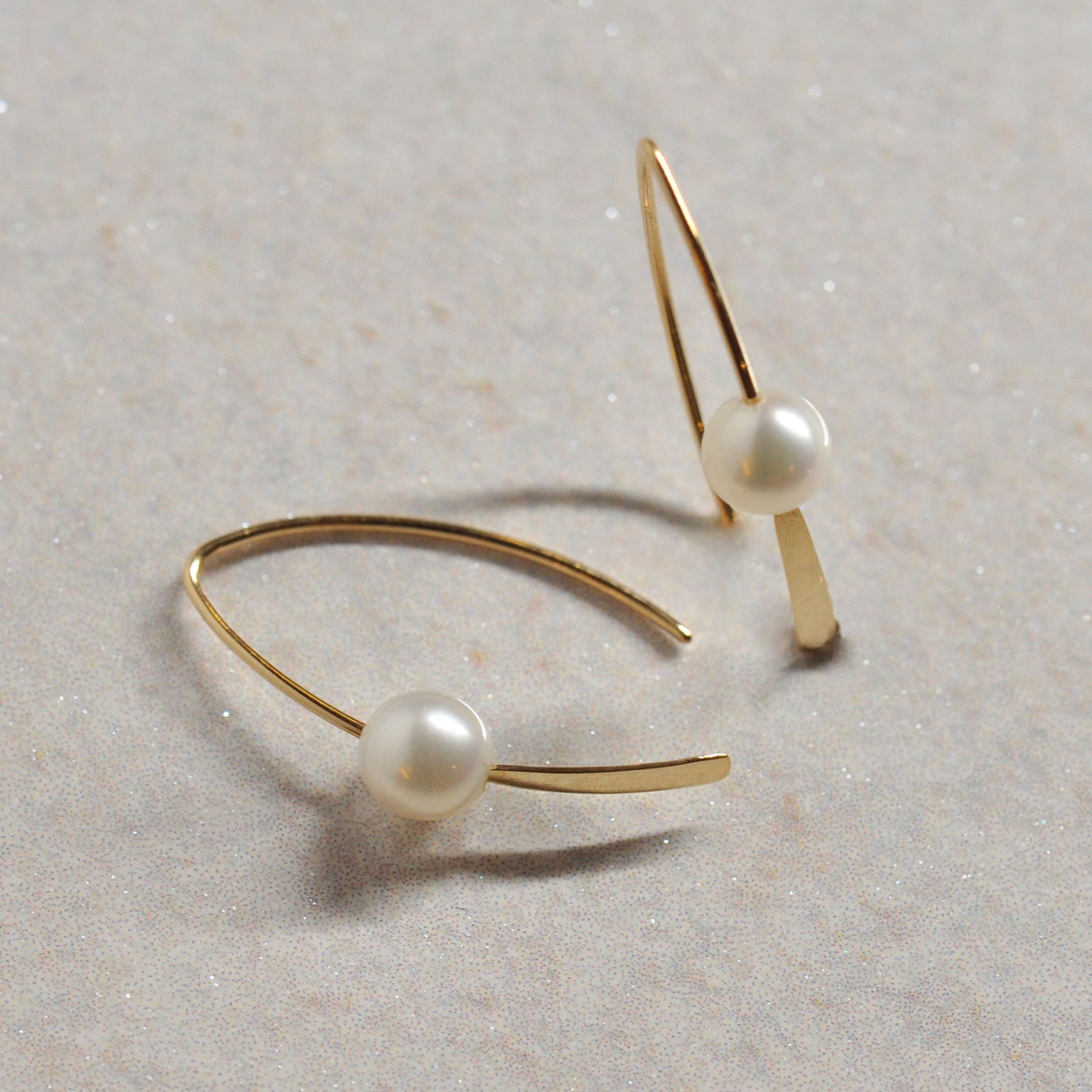 18K Yellow Gold Freshwater Pearl Simple Wire Earrings - Product Image