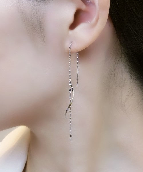 14K / 10K White Gold Twisted Long Threader Earrings - Model Image