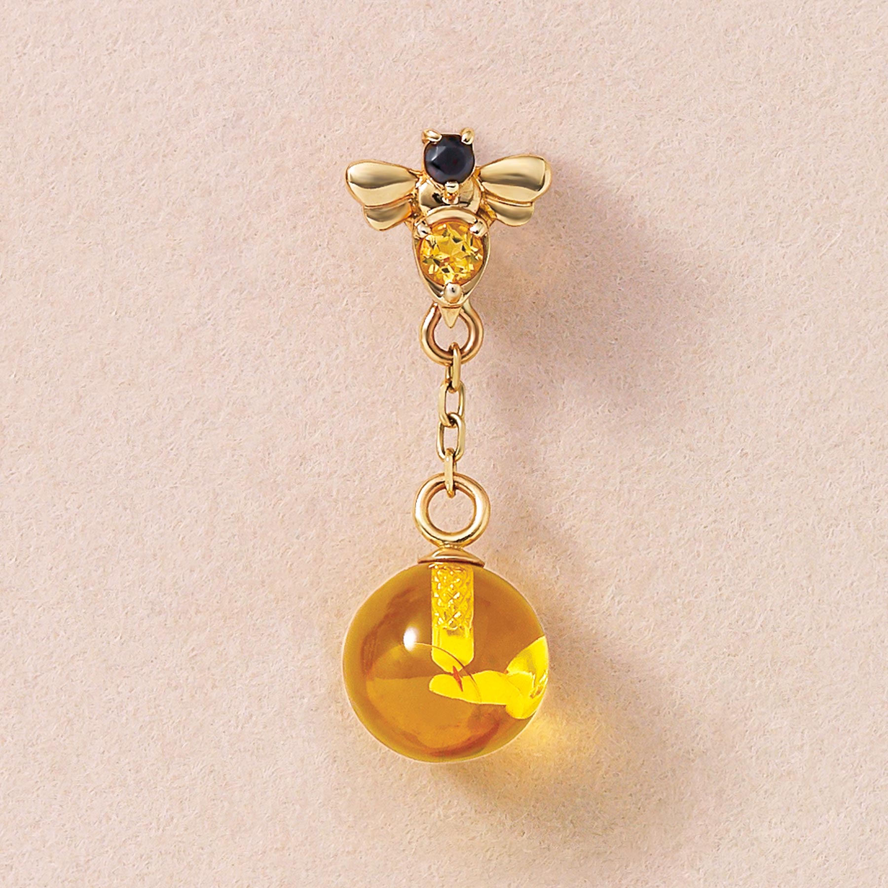 [GARDEN] 18K/10K Honeybee Swinging Single Earring (Yellow Gold) - Product Image