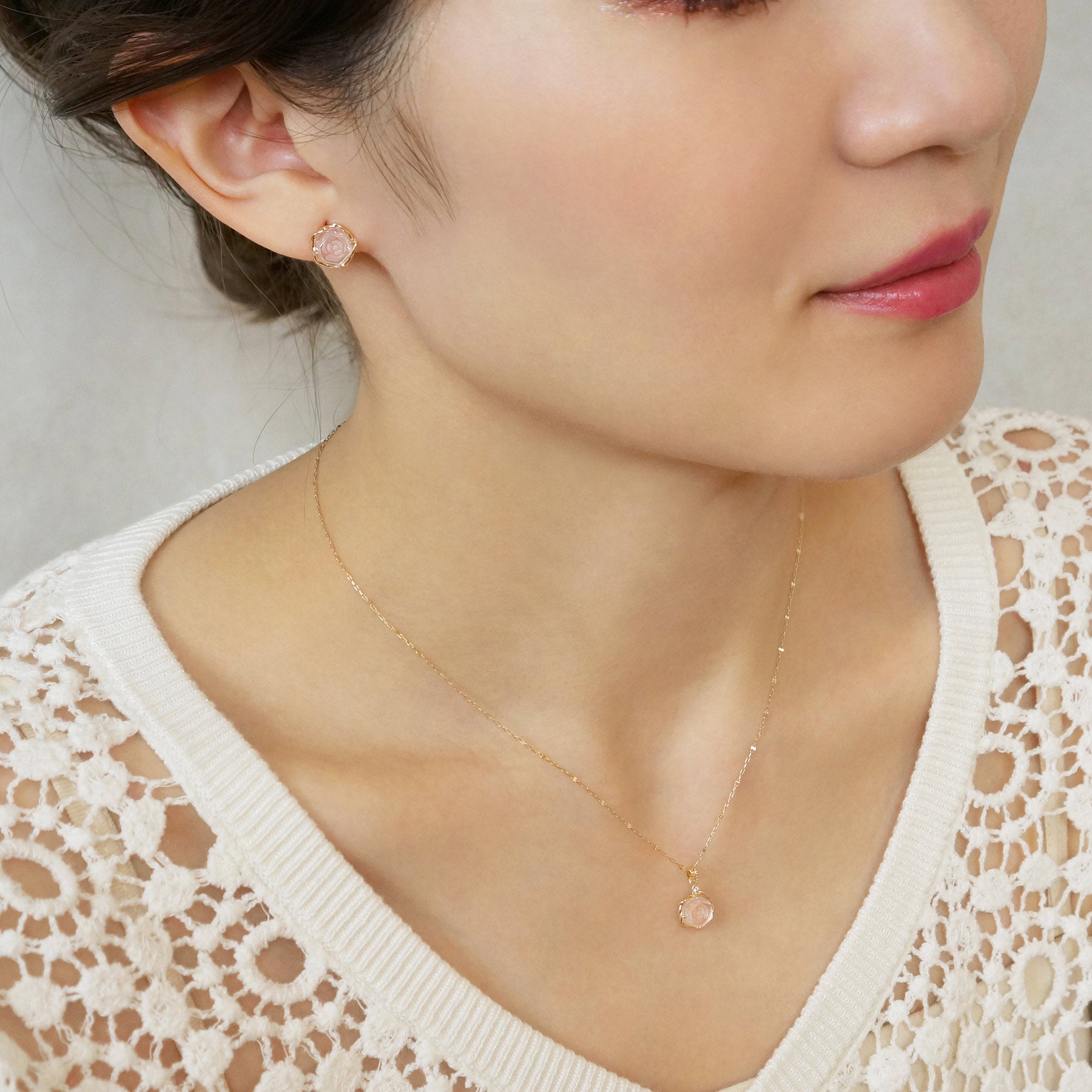 [GARDEN] 10K Rose Quartz Grace Rose Necklace Charm (Yellow Gold) - Model Image