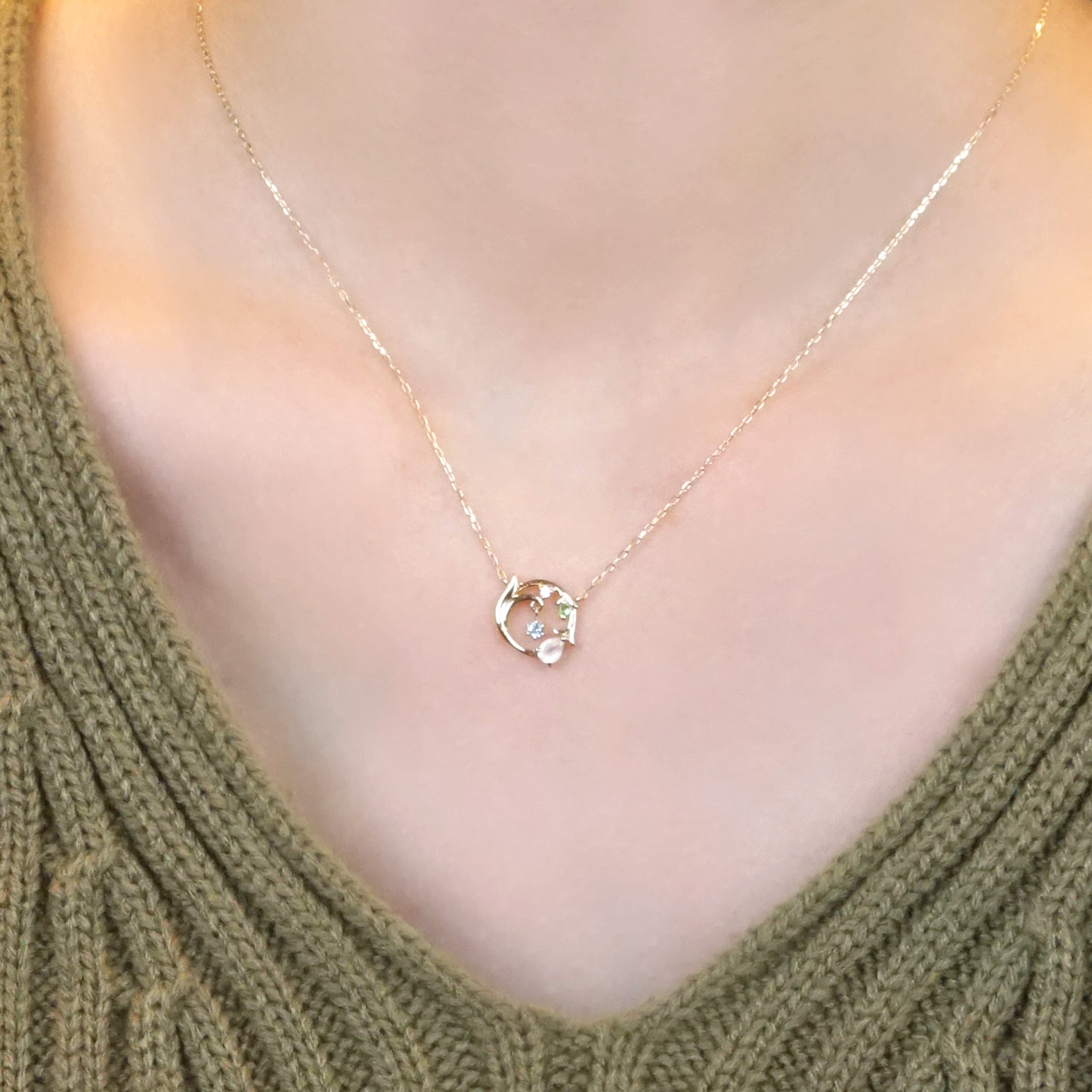 [Birth Flower Jewelry] January Snowdrop Necklace - Model Image