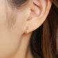 [Birth Flower Jewelry] February - Marguerite Earrings (18K/10K Yellow Gold) - Model Image