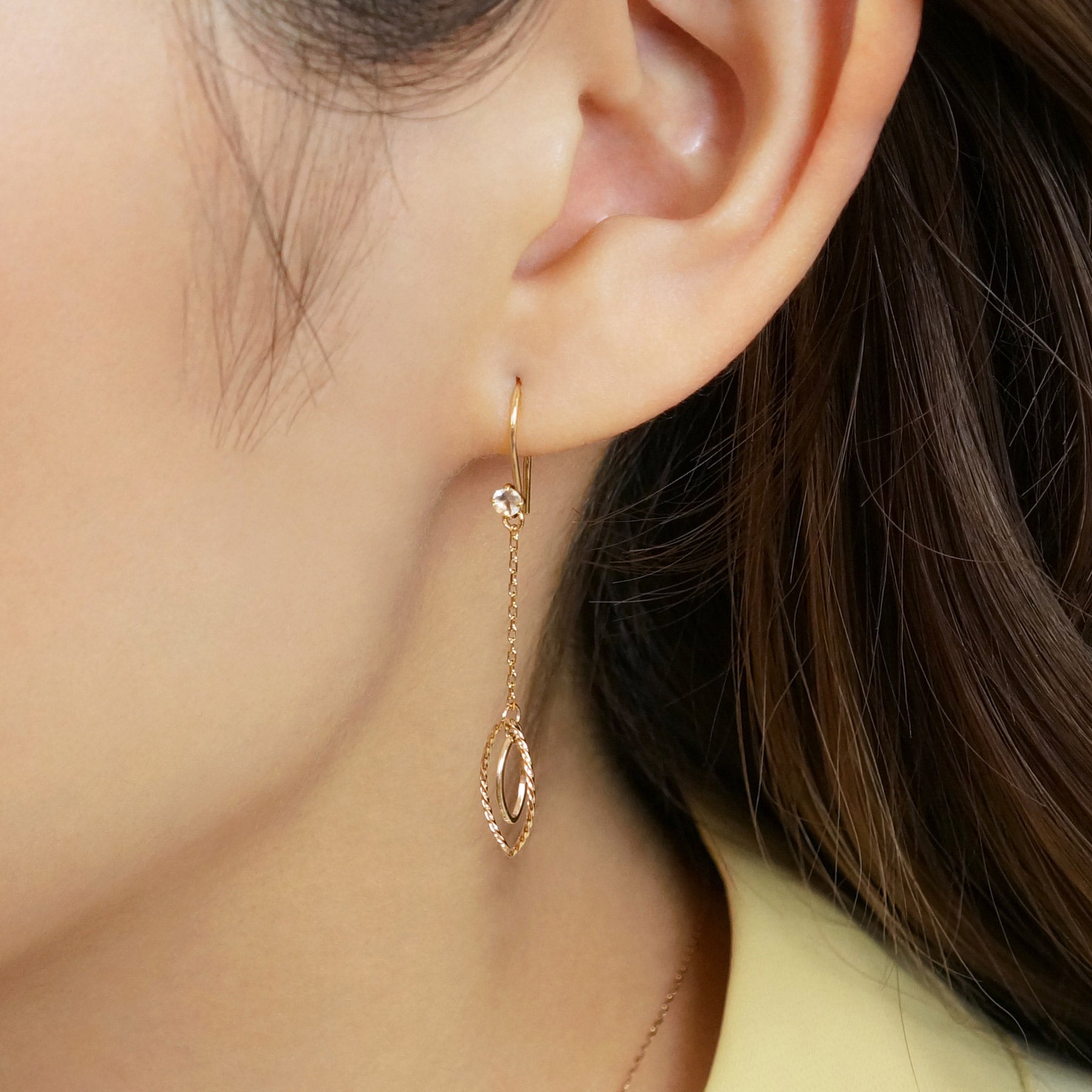 [Palette] 10K Yellow Gold Marquise Double Charms - Model Image
