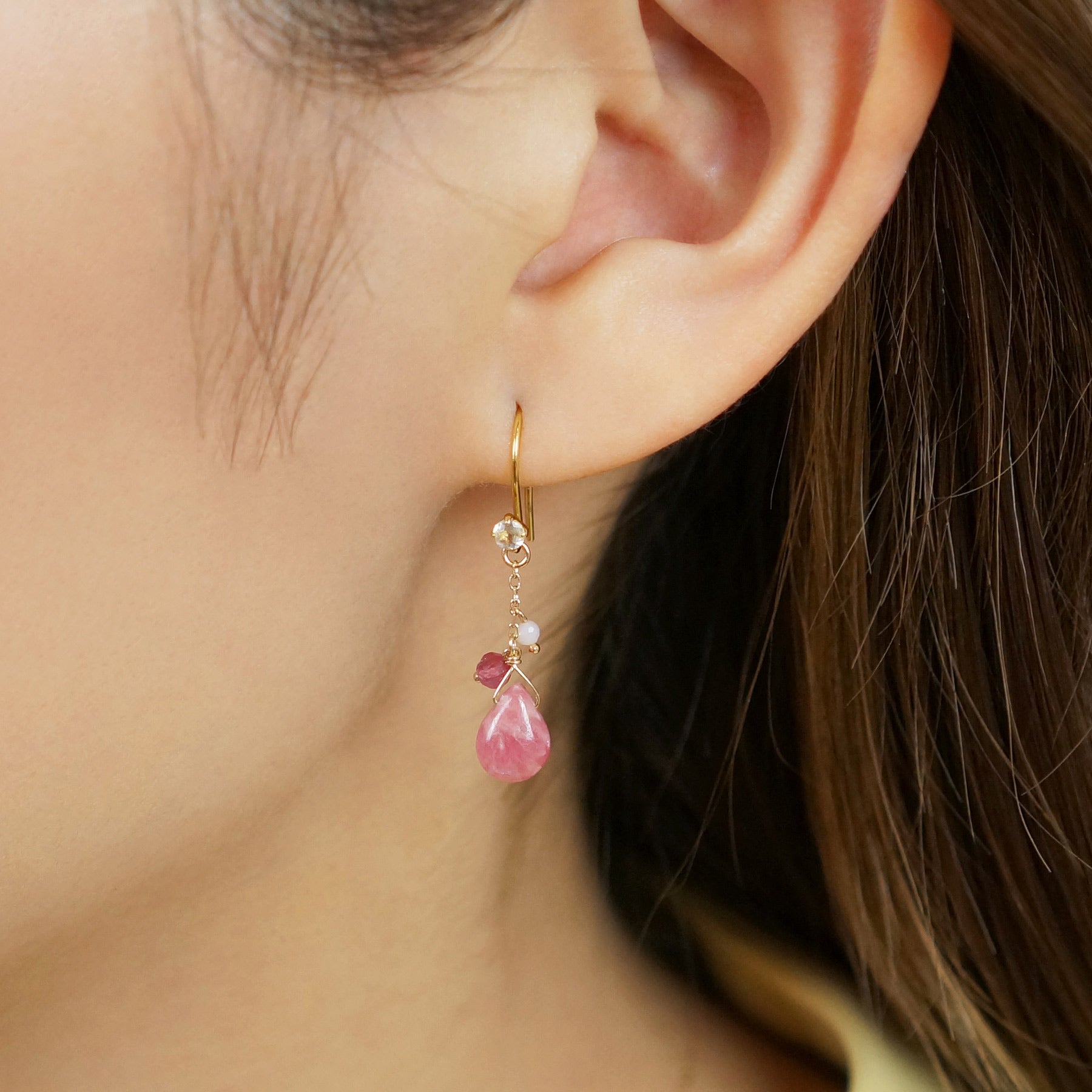 [Palette] 10K Yellow Gold Inca Rose Drop Charms - Model Image