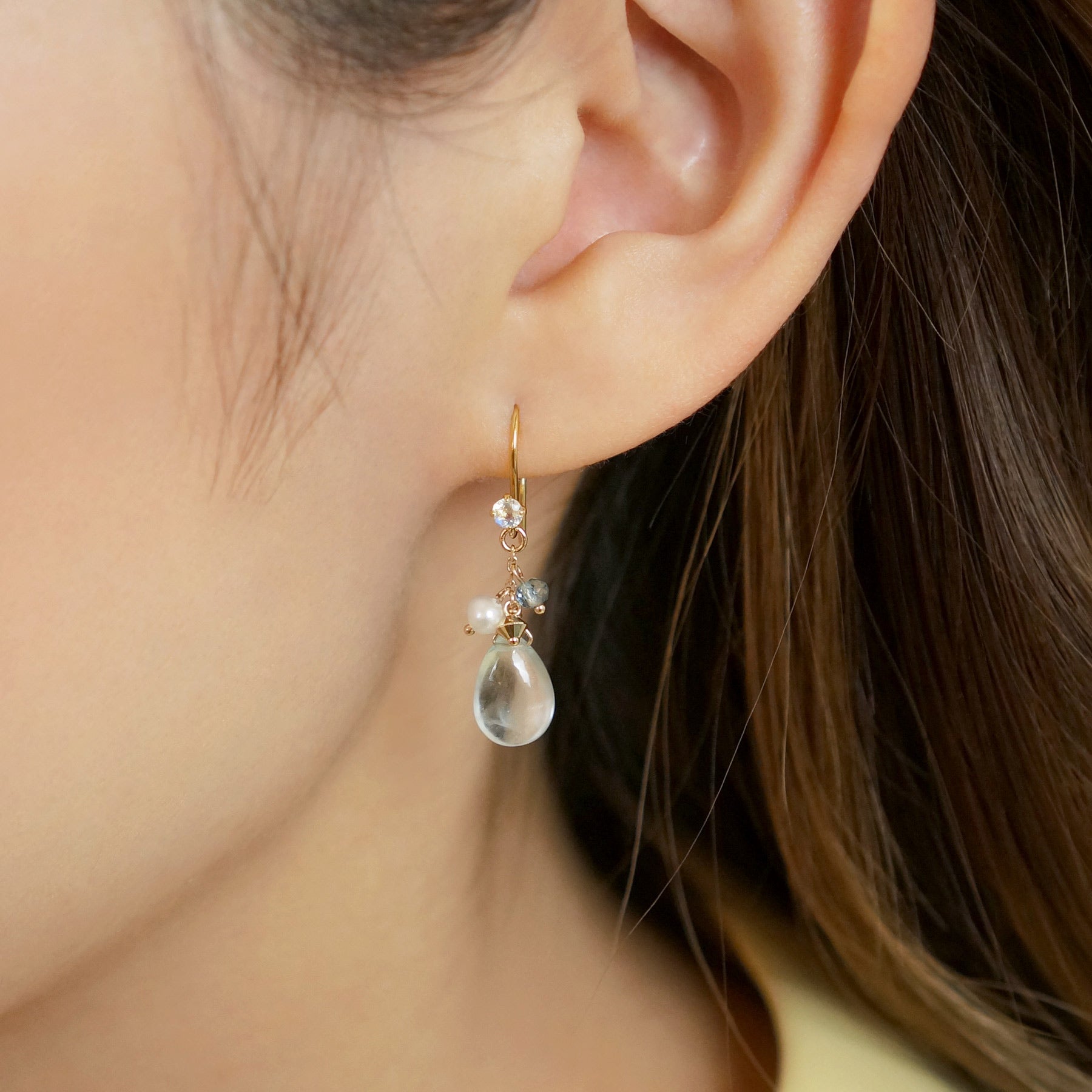 [Palette] 10K Yellow Gold Aquamarine Drop Charms - Model Image