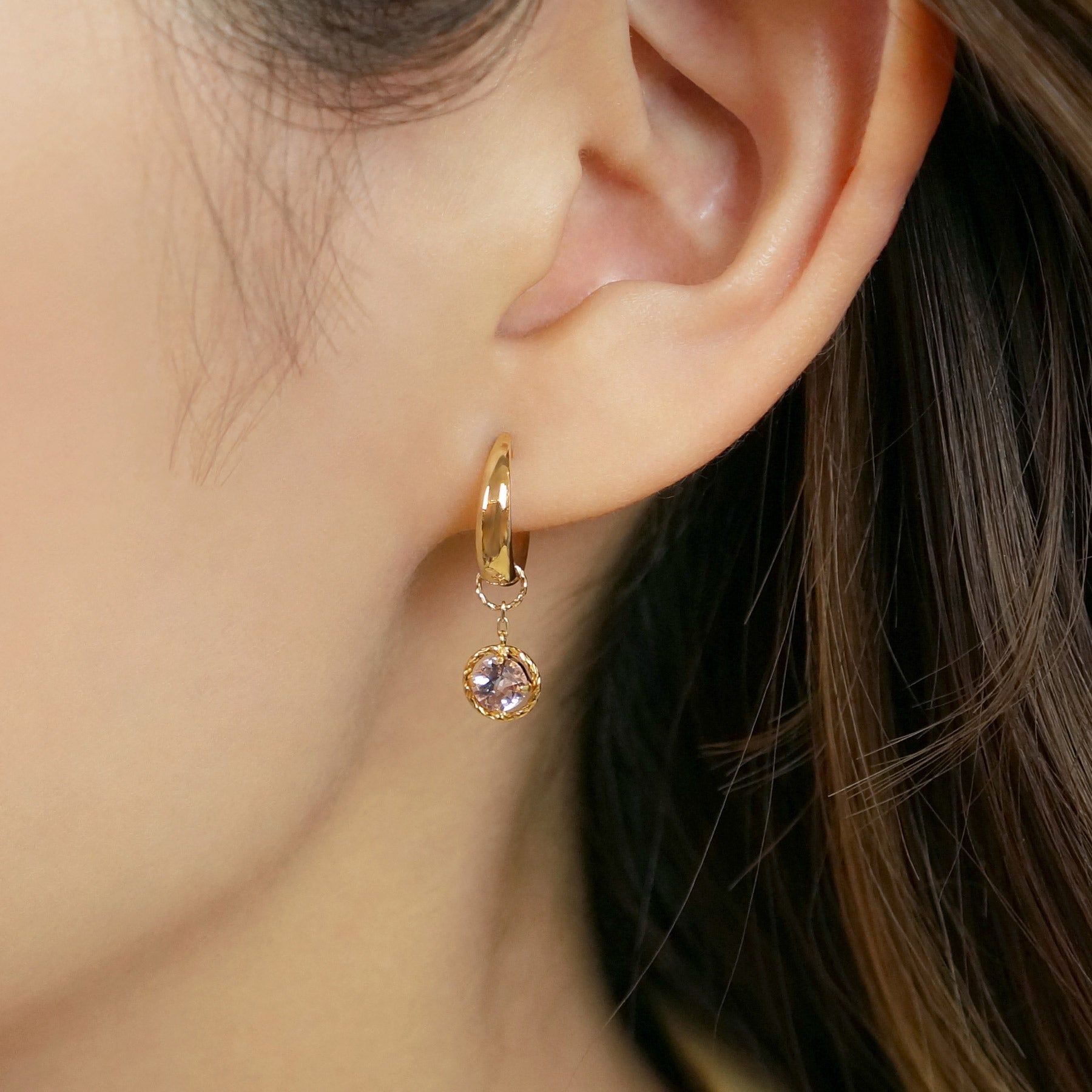 [Palette] 10K Yellow Gold Light Amethyst Circle Charms For Hoop Earrings - Model Image