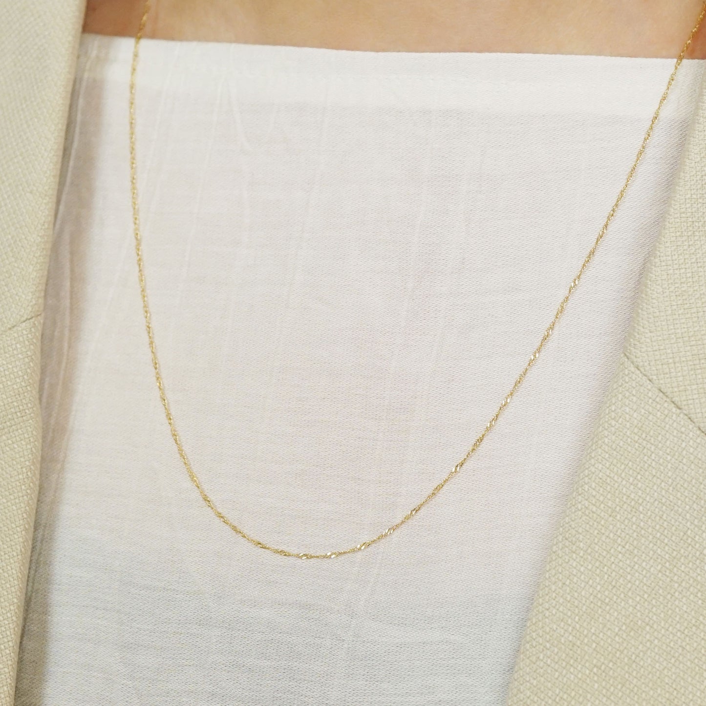 10K Screw Chain Necklace 50cm (Yellow Gold) - Model Image